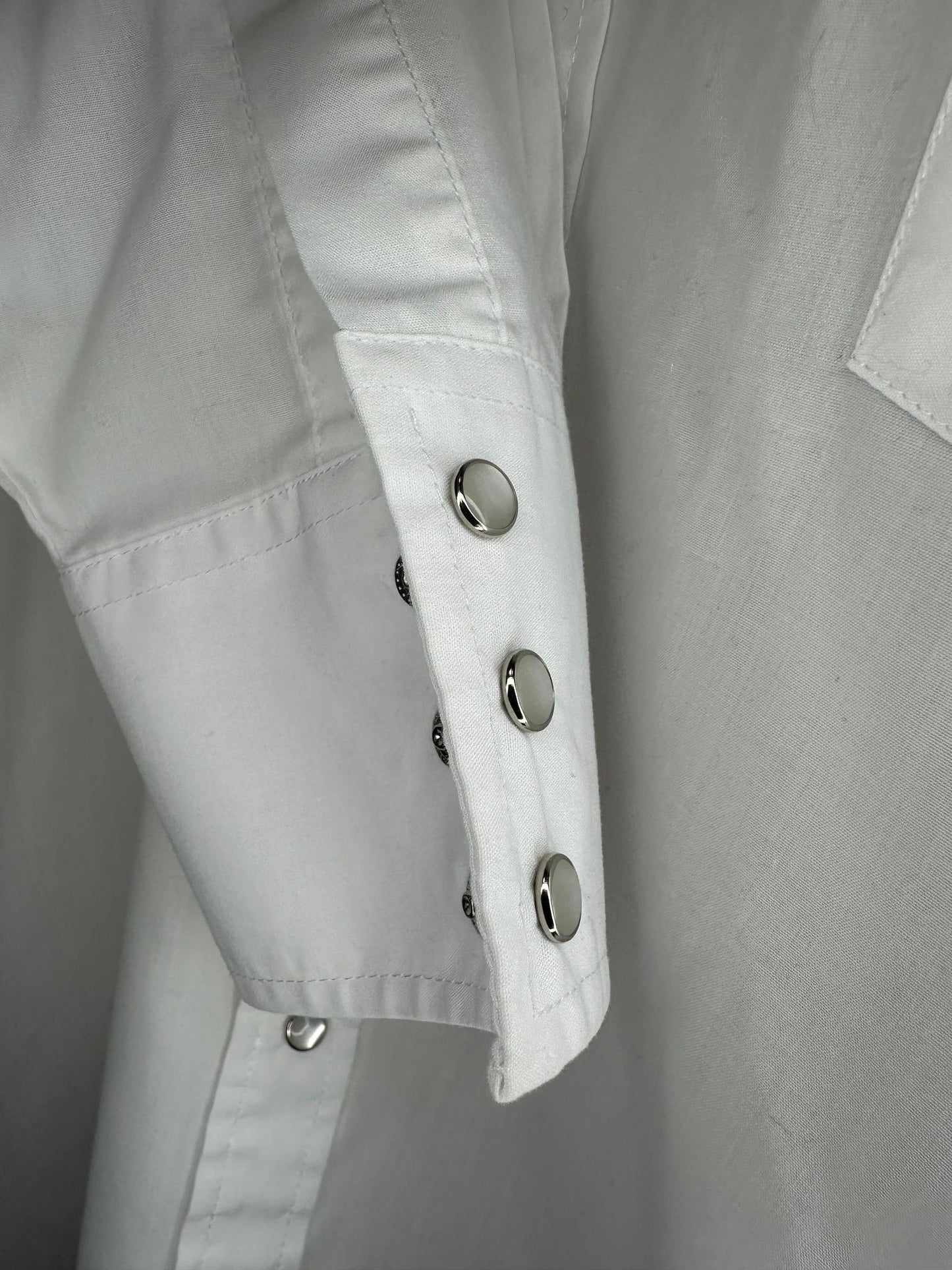 VTG x Ely Cattleman x Rose Embroidery x All White Western Long Sleeve Button Up - L