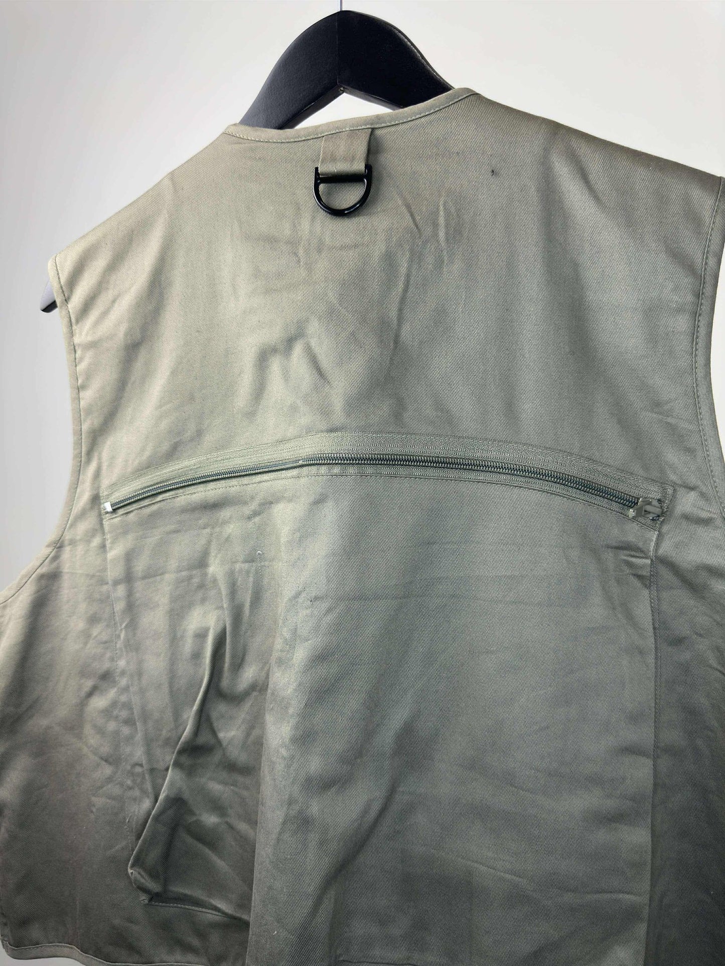 BELL x Olive Green Fishing Multipocketed Vest - L