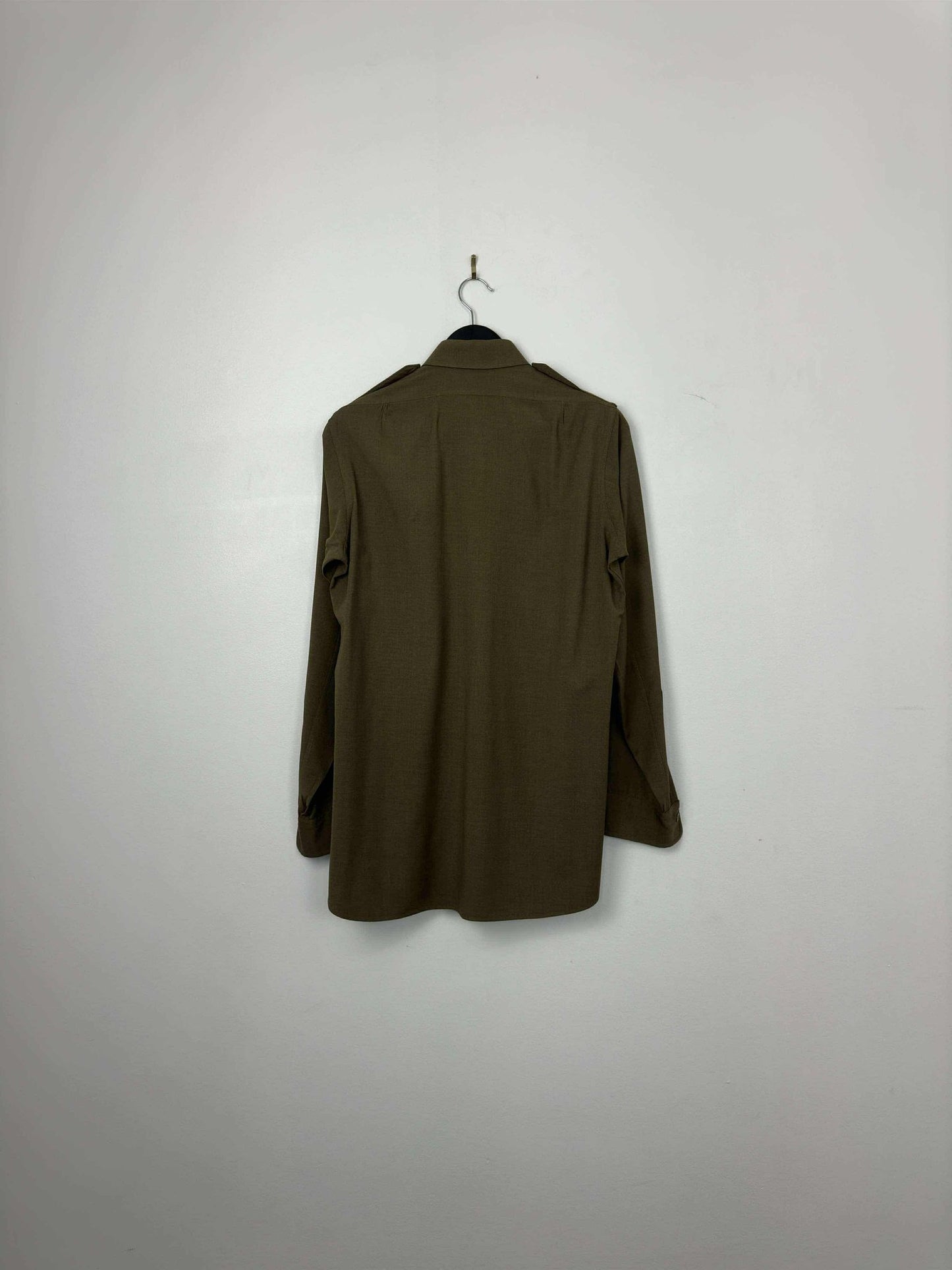 VTG x ARROW x World War x Military Green Long Sleeve Button Up - No Tag (S)