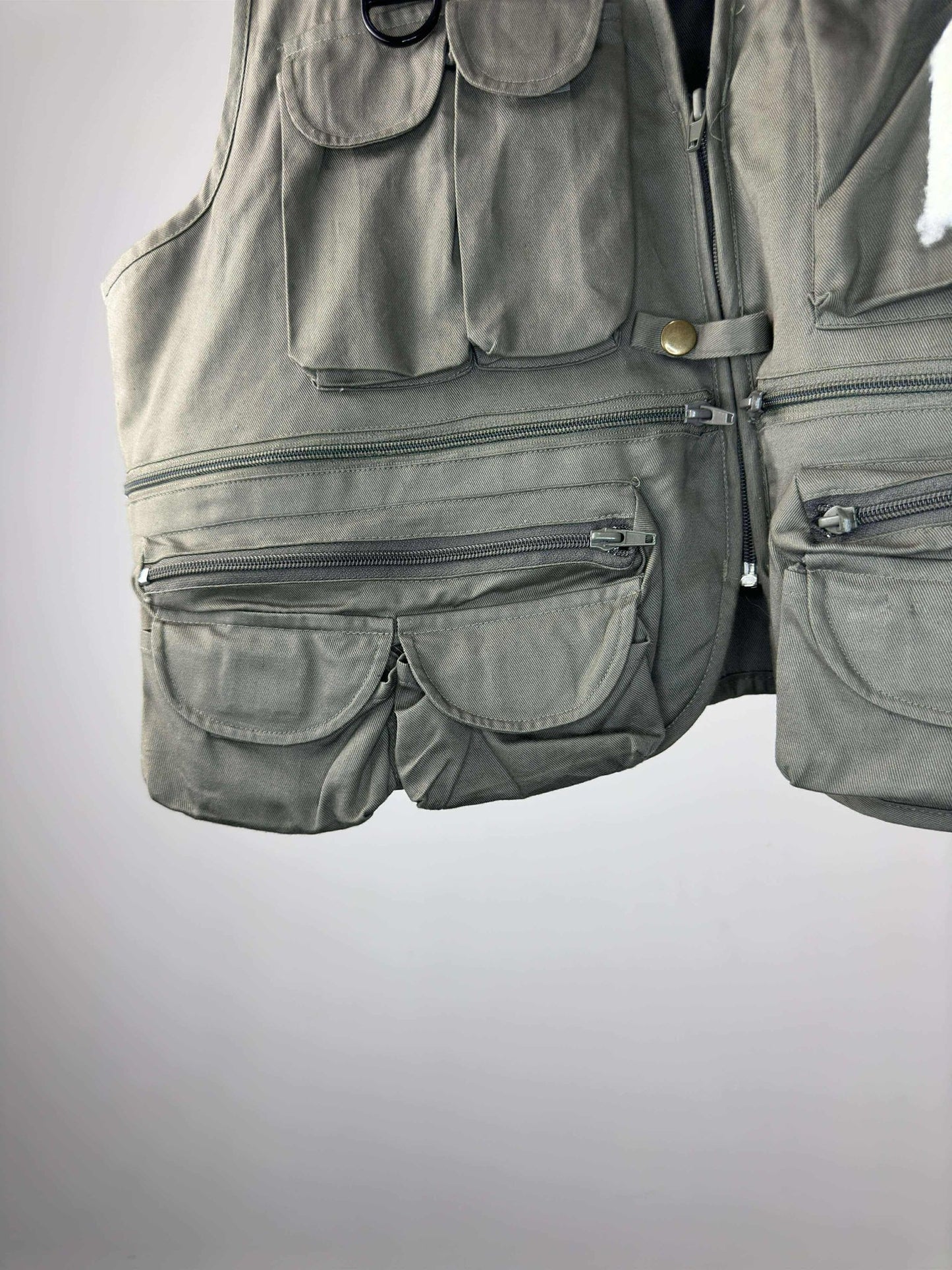 BELL x Olive Green Fishing Multipocketed Vest - L