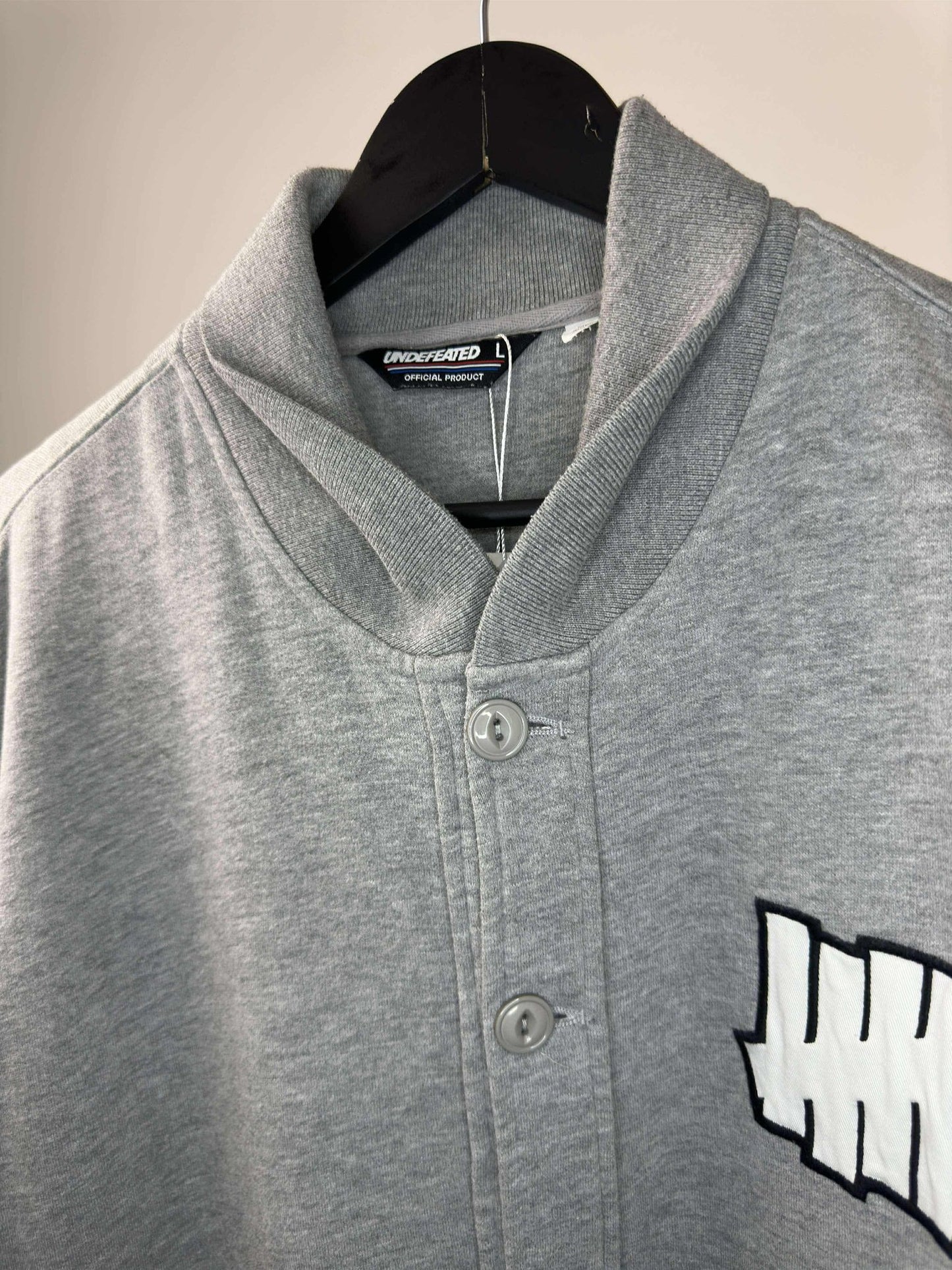 Undefeated x Honor Excellence Undefeated x Grey Button Down Sweatshirt Material Light Jacket - L