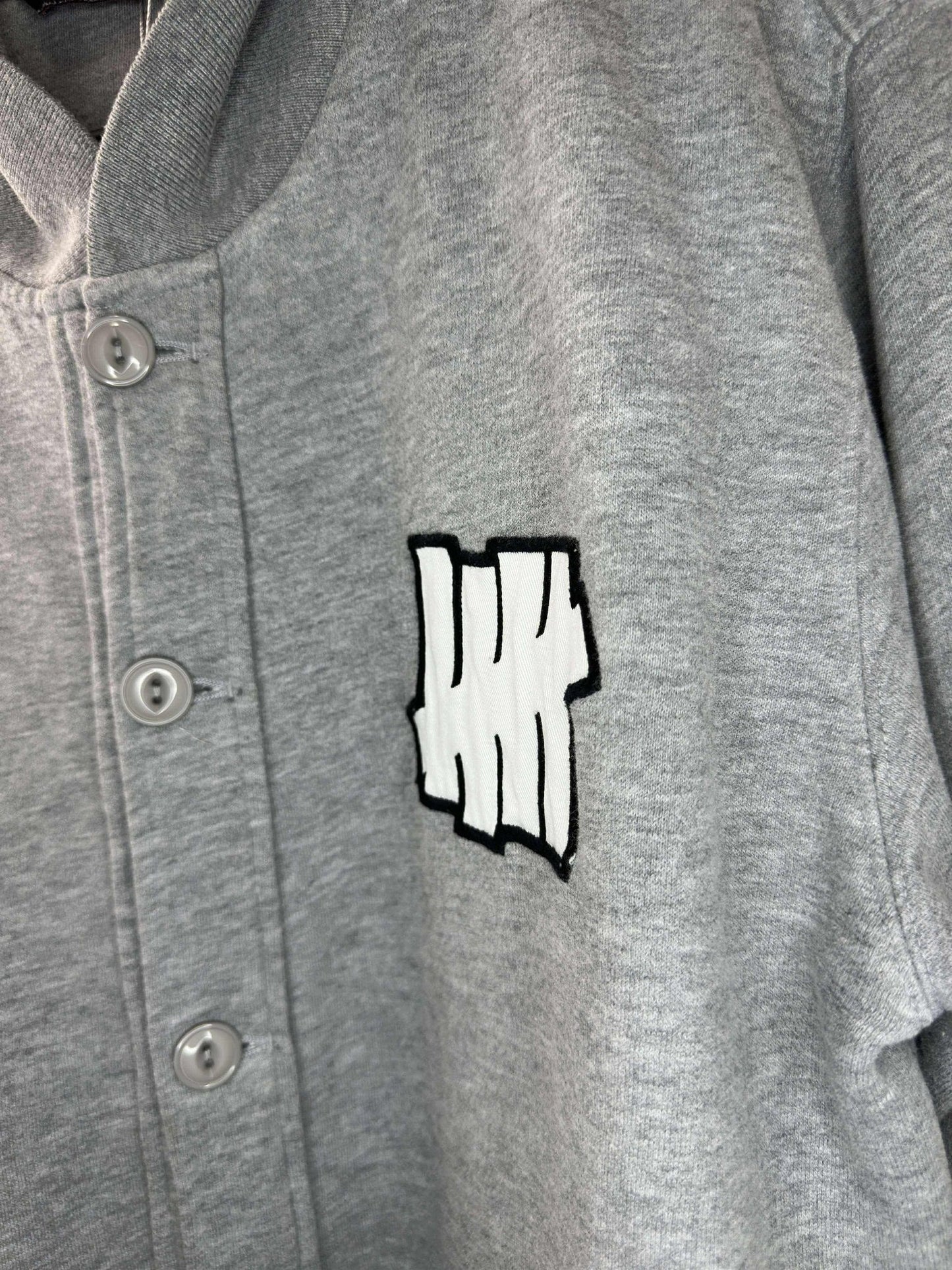 Undefeated x Honor Excellence Undefeated x Grey Button Down Sweatshirt Material Light Jacket - L