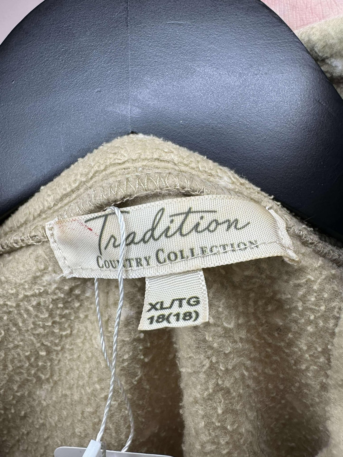 Traditions x Snowfall Winter Scene Fleece Jacket - XL