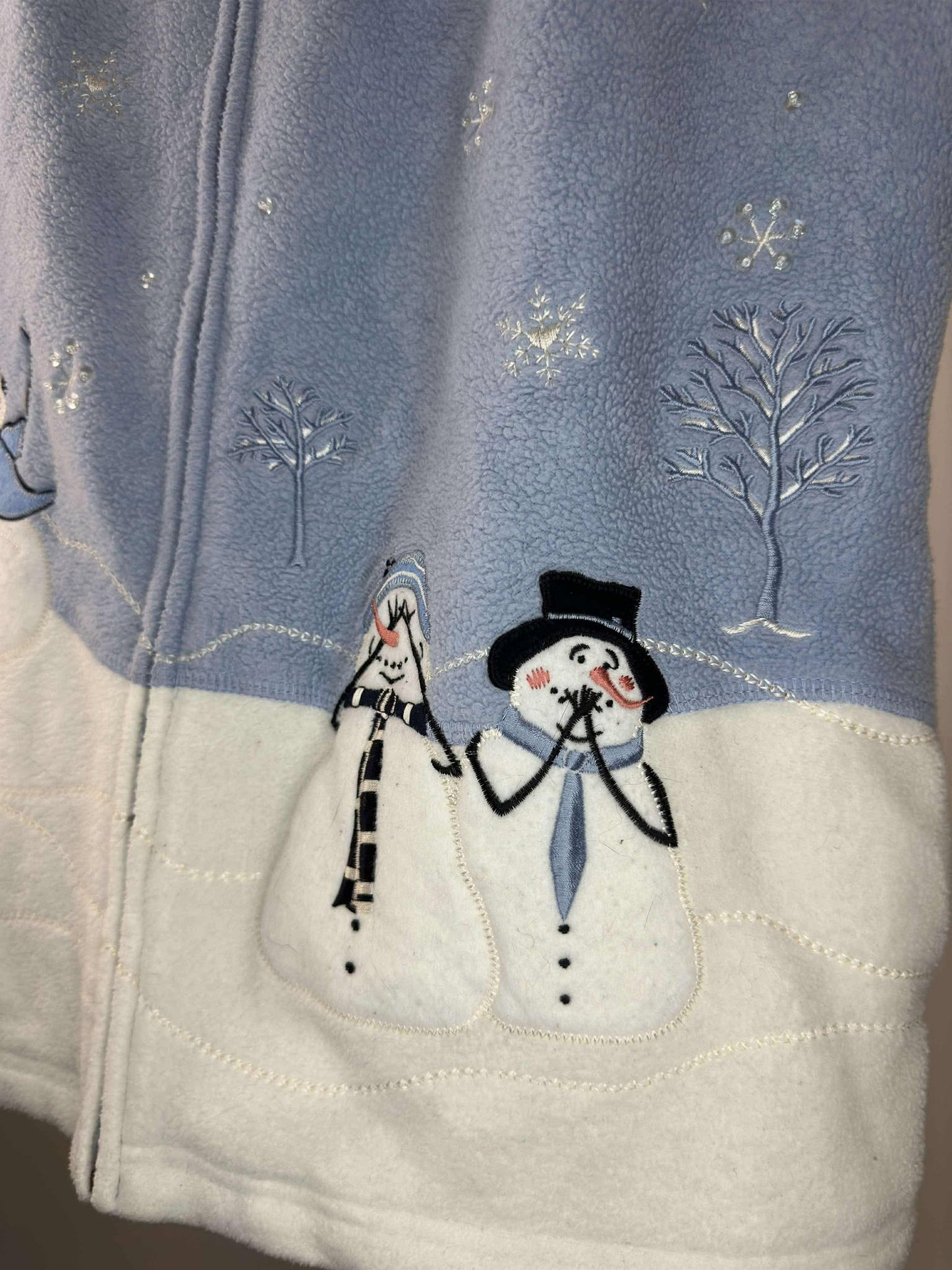 Northern Reflections x Snowman Winter Scene Full Zip White Light Blue Fleece Vest - M