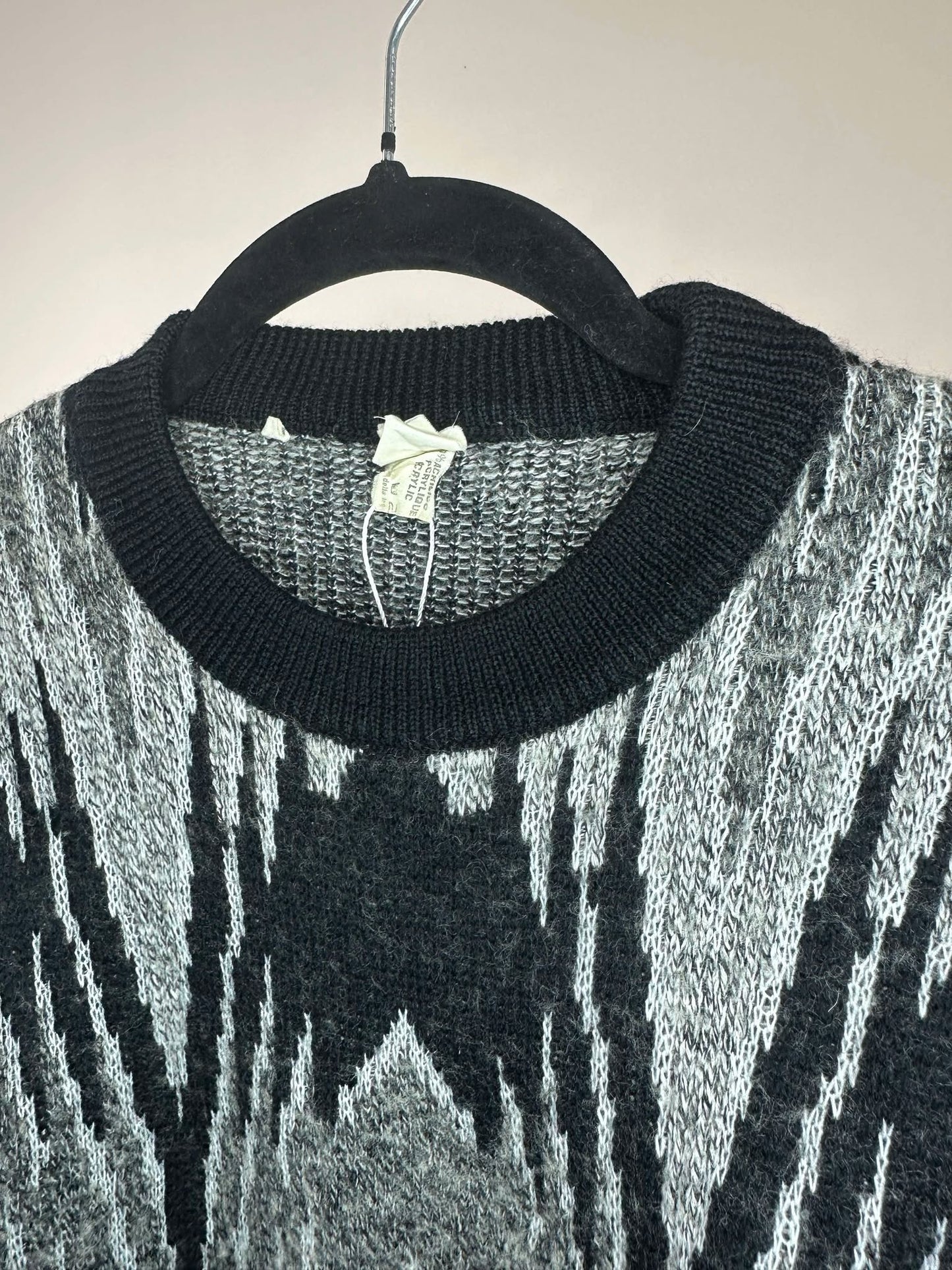 VTG x No Tag x Grey Black Wavy Pattern Pullover Knit Sweater - Cut Tag (M)