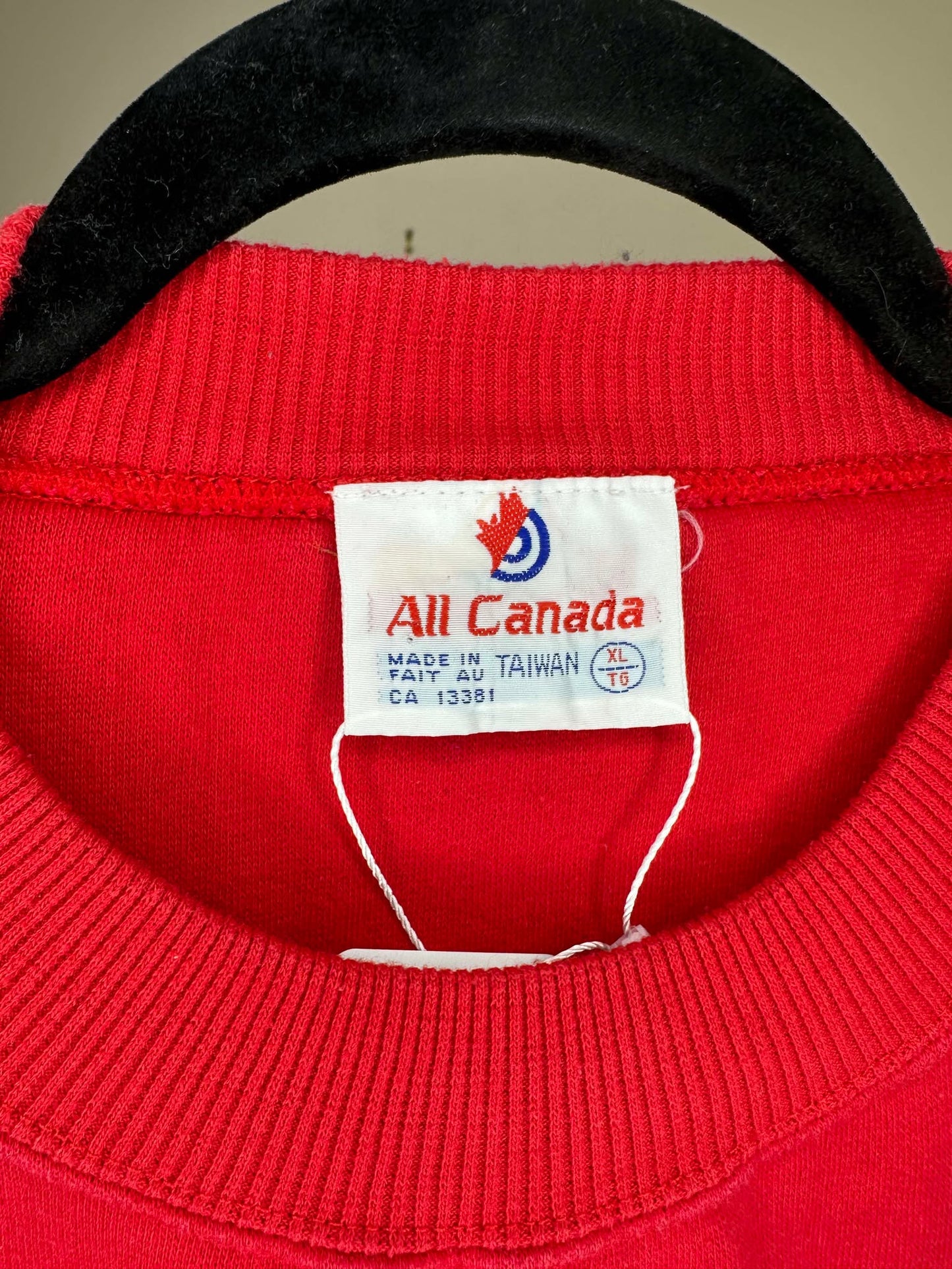 VTG x All Canada x Curling Bears x Red Pullover Crewneck - XL