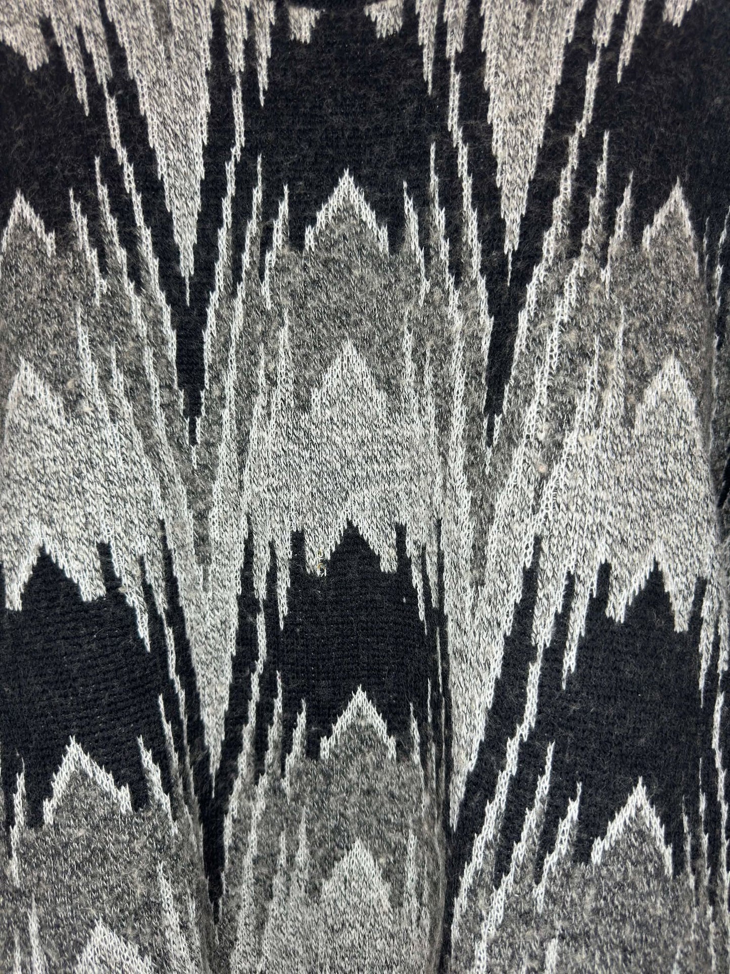 VTG x No Tag x Grey Black Wavy Pattern Pullover Knit Sweater - Cut Tag (M)