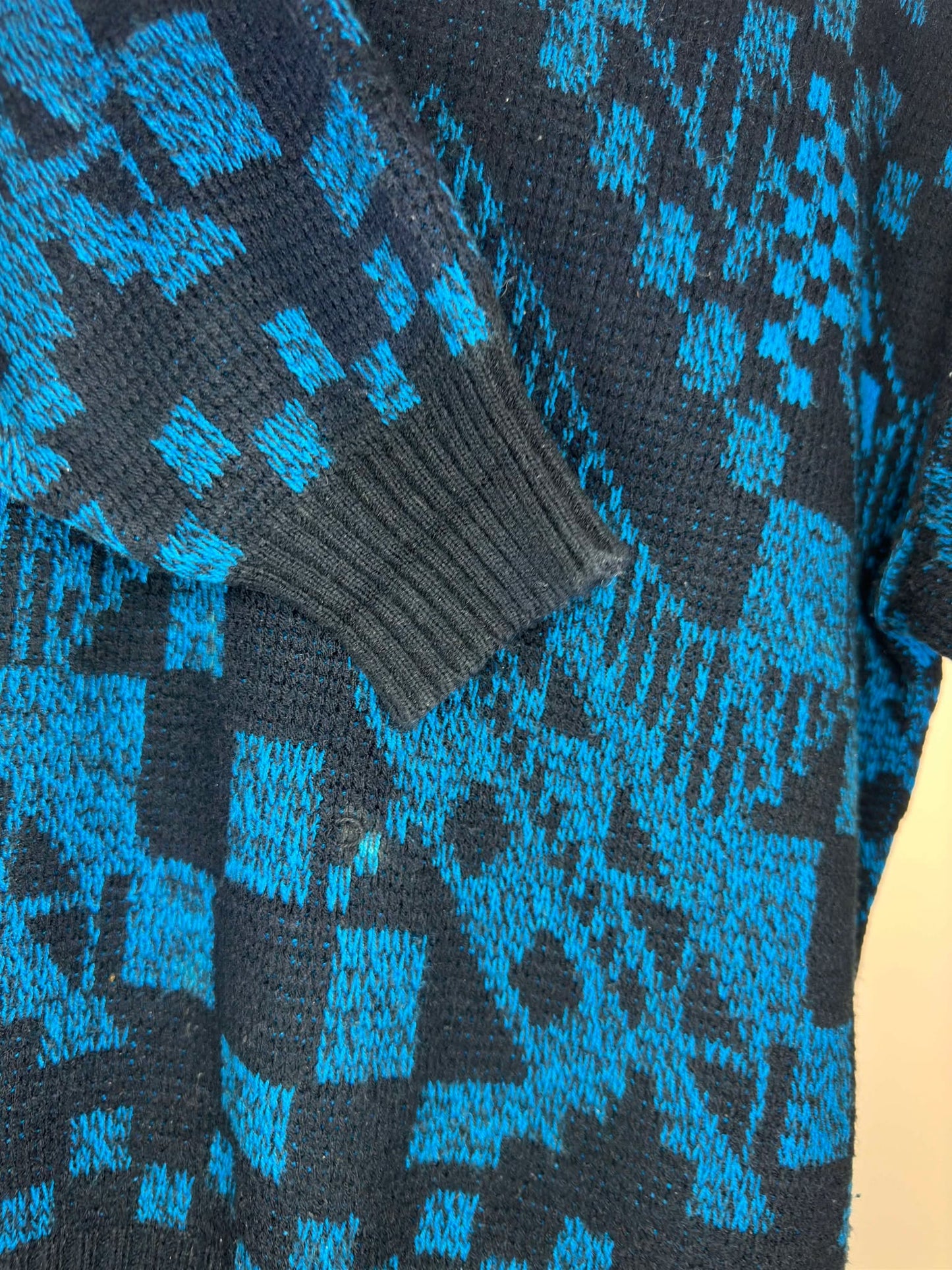 VTG x TAURUS x Black Blue Aztec Pattern Graphic Pullover Knit Sweater - XL