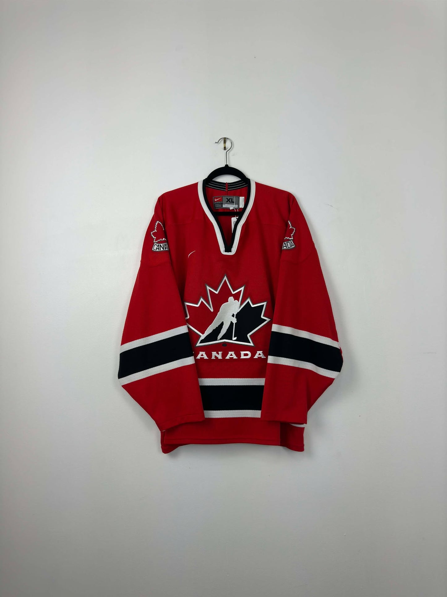 VTG x Team Nike x Team CANADA x Red Long Sleeve Hockey Jersey - XL