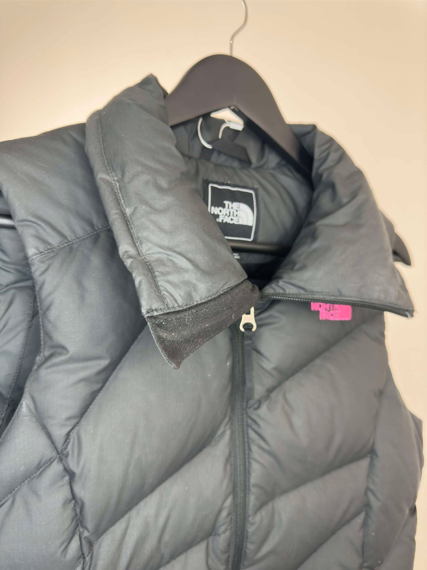 The North Face x Breast Cancer Awareness x 550 Down Fill x Diagonal Insulated Puffer Vest - Women's S