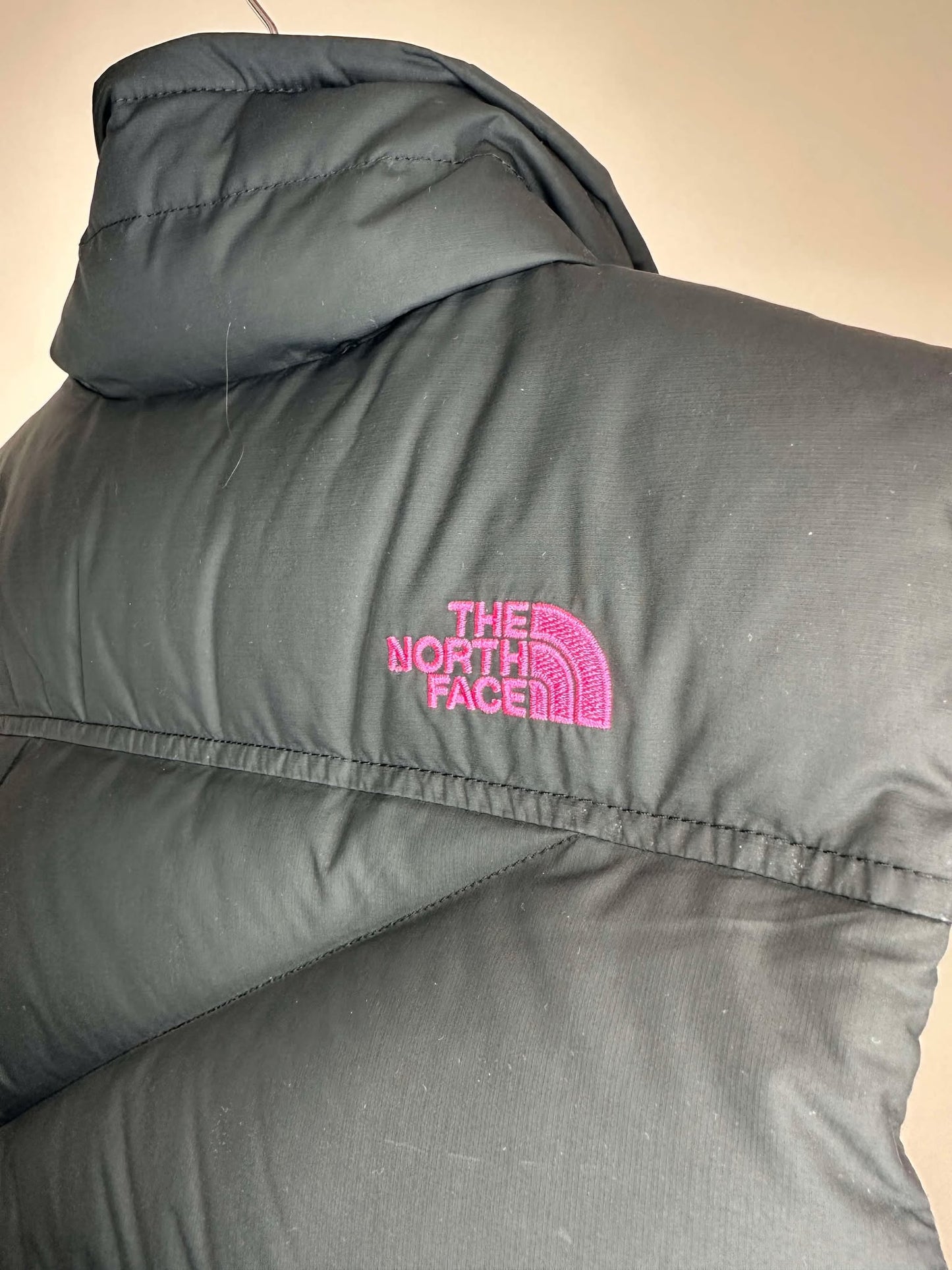 The North Face x Breast Cancer Awareness x 550 Down Fill x Diagonal Insulated Puffer Vest - Women's S