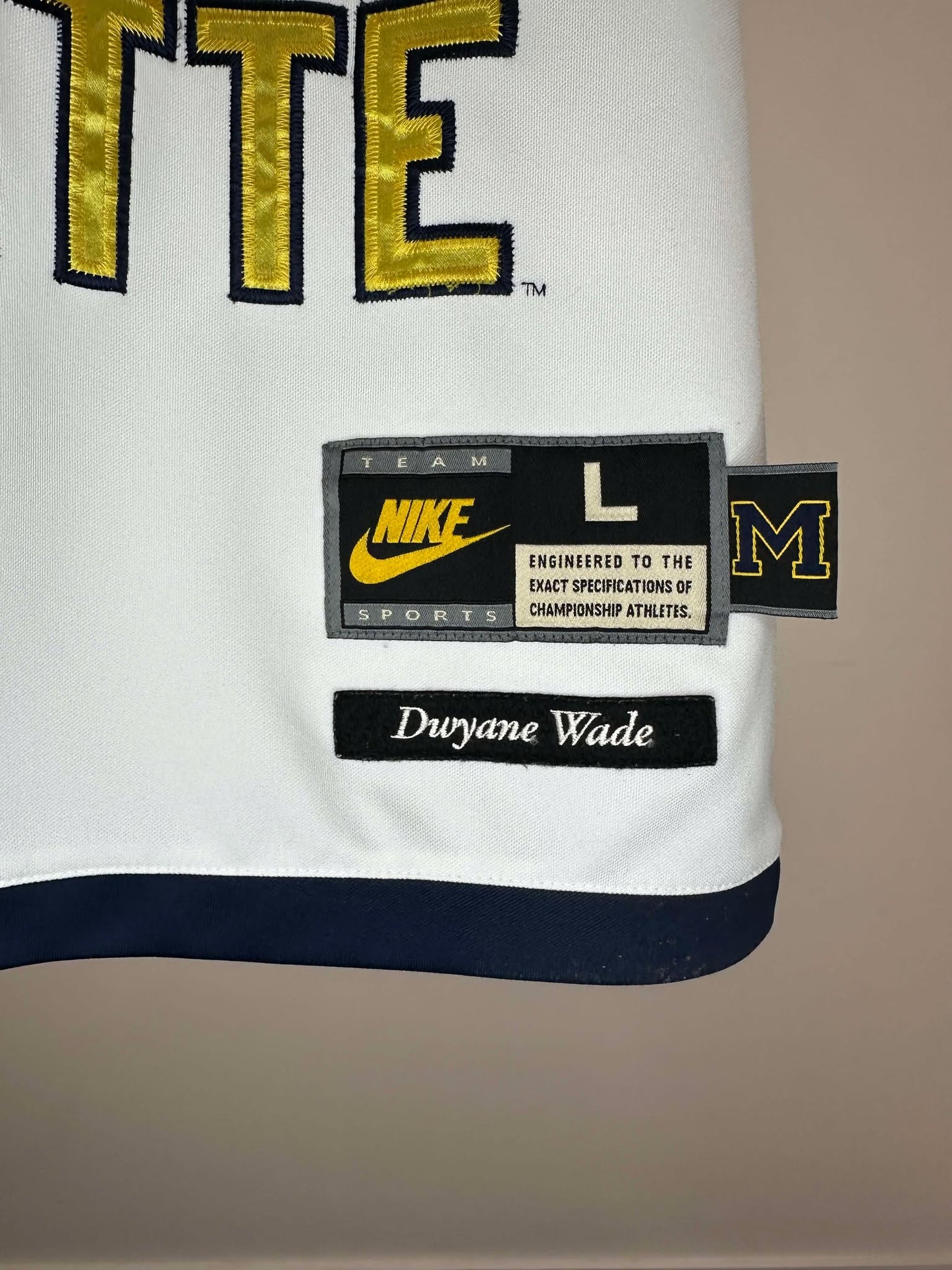 VTG x NIKE x NCAA x Marquette University x Dwayne Wade x White Blue Basketball Jersey - L