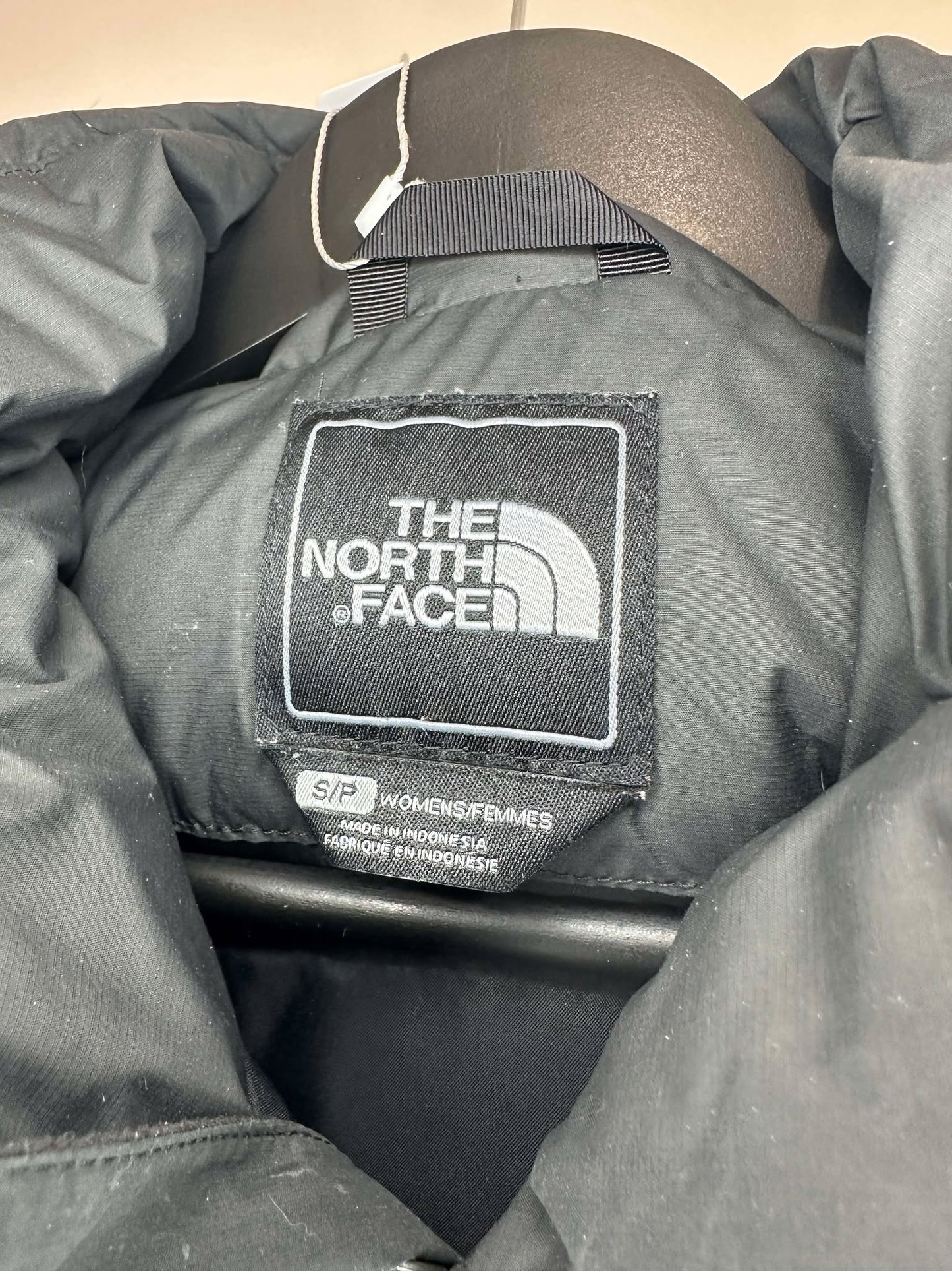 The North Face x Breast Cancer Awareness x 550 Down Fill x Diagonal Insulated Puffer Vest - Women's S
