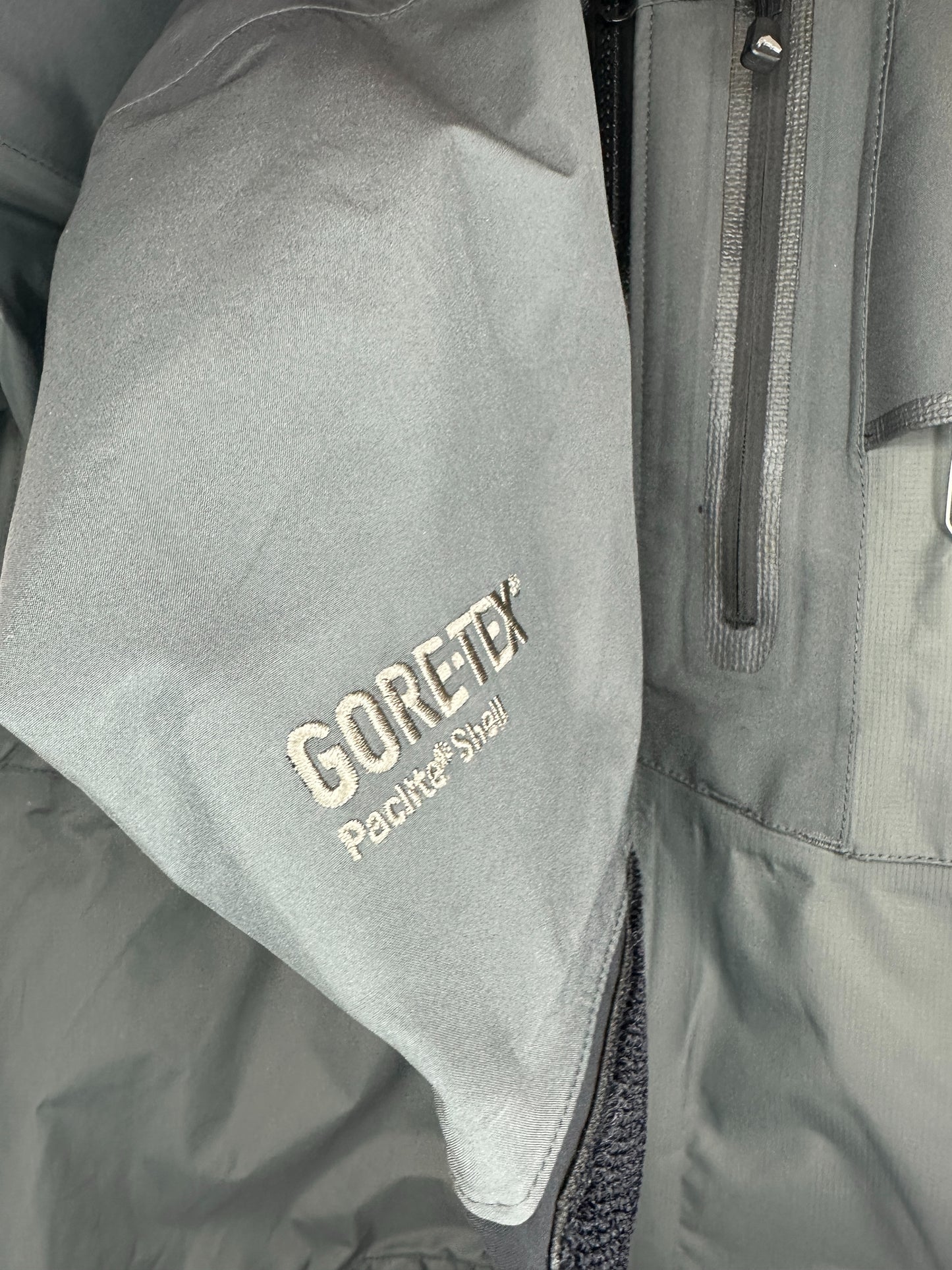 SIMMS x Gore-Tex x Grey Full Zip Shell Fishing Jacket - S
