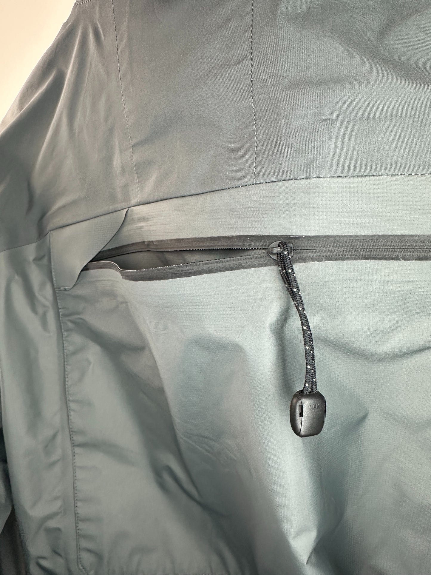 SIMMS x Gore-Tex x Grey Full Zip Shell Fishing Jacket - S