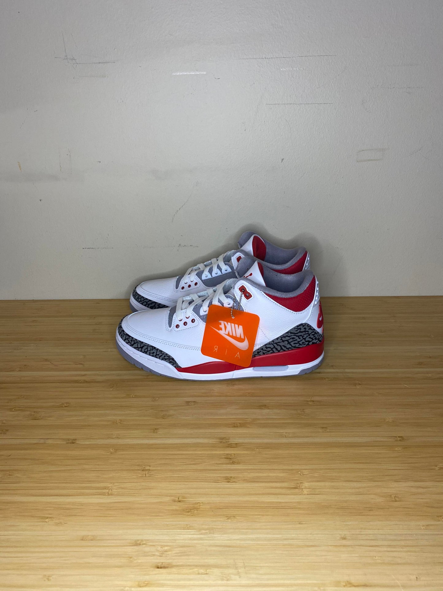 Nike x Air Jordan 3 x OG Retro "Fire Red" DS - 9M