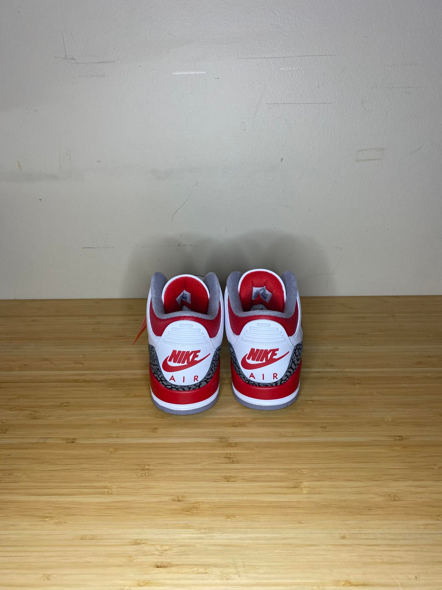 Nike x Air Jordan 3 x OG Retro "Fire Red" DS - 9M