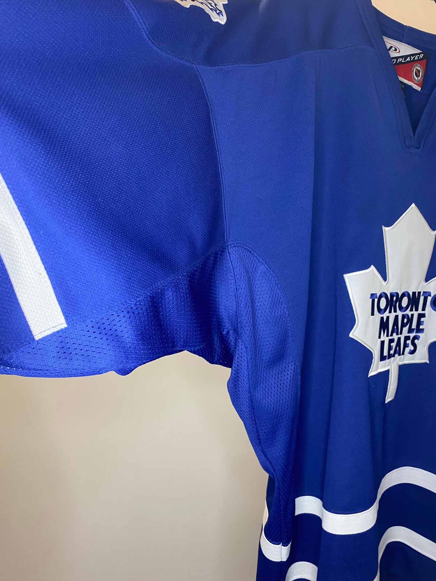 VTG x Pro Player x NFL x Toronto Maple Leafs x Blue Long Sleeve Hockey Jersey - XL