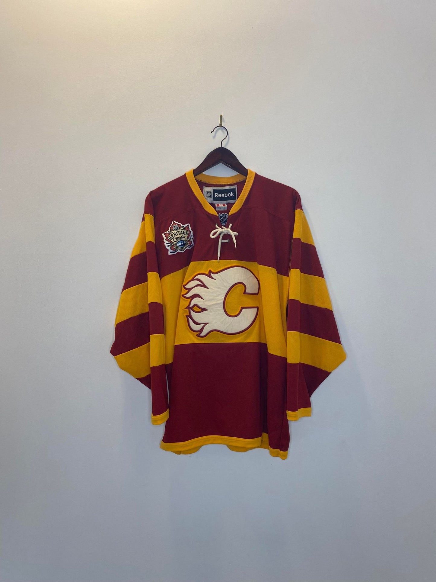 Reebok x NHL x Calgary FLAMES x Heritage Classic 2011 x Red/Yellow Long Sleeve Hockey Jersey - L