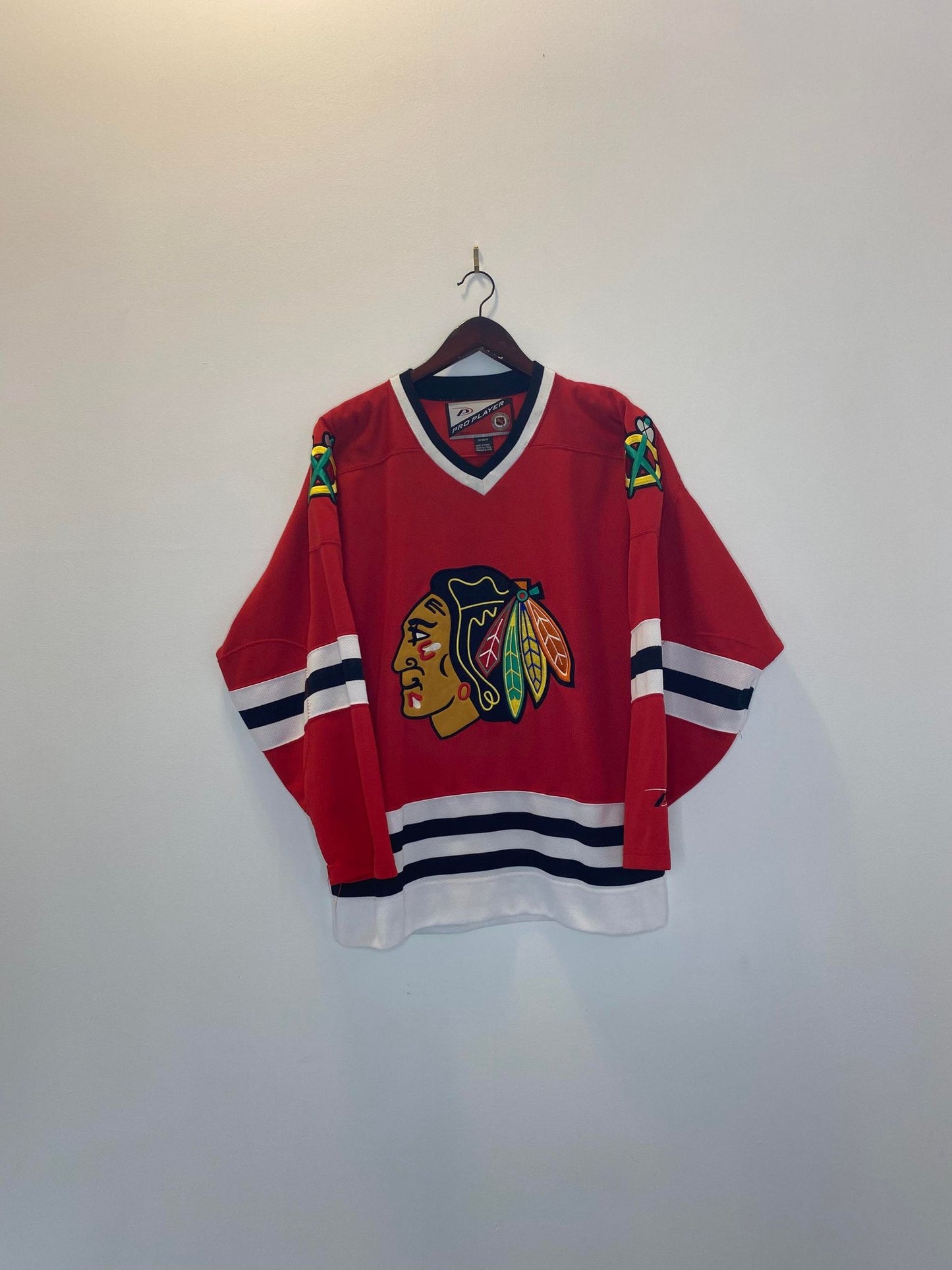 VTG x Pro Player x NFL x Chicago Blackhawks x Red Long Sleeve Hockey Jersey - M