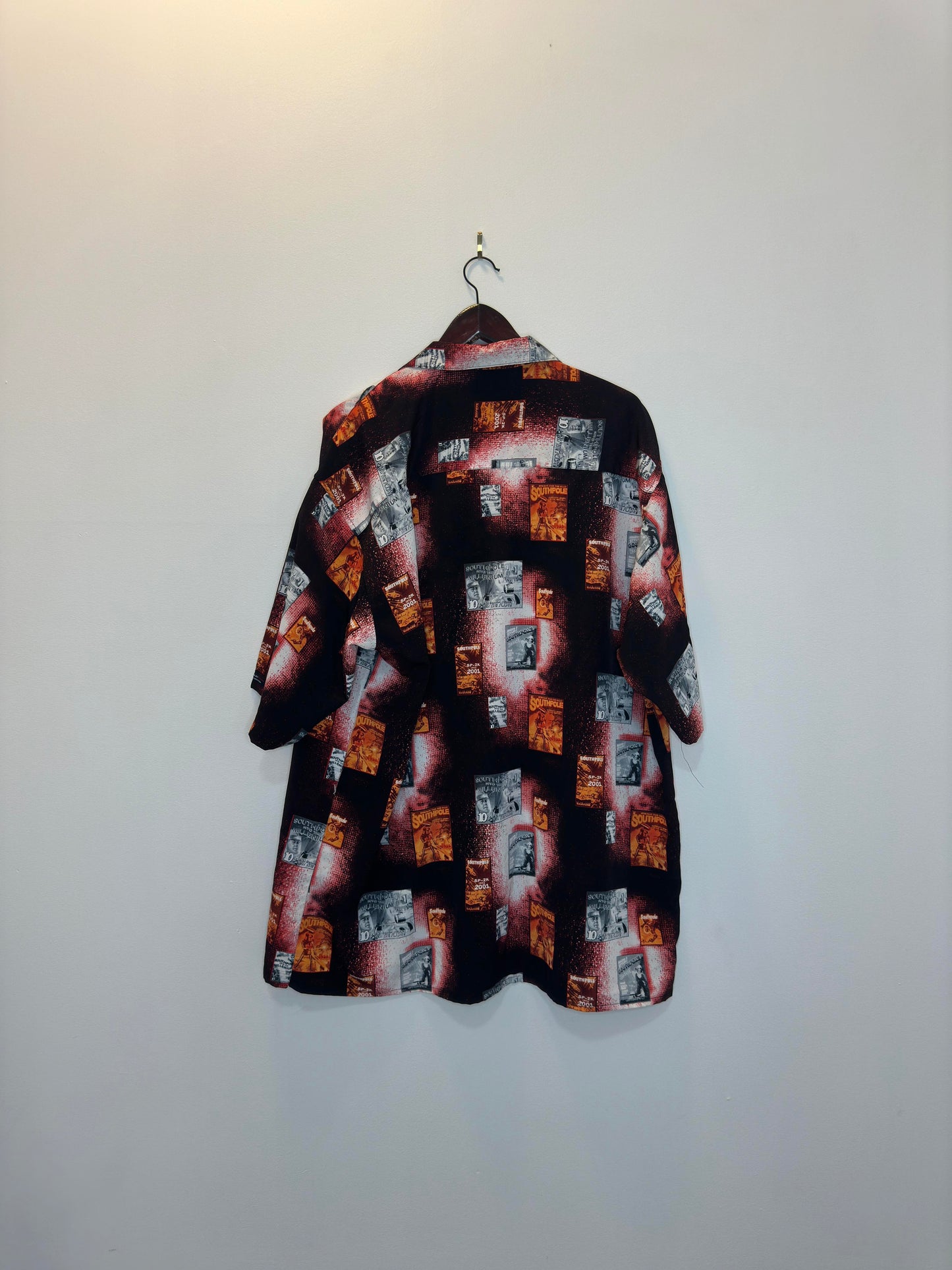 VTG x SOUTHPOLE x Black/Red AOP Pattern Short Sleeve Button Up - XXL