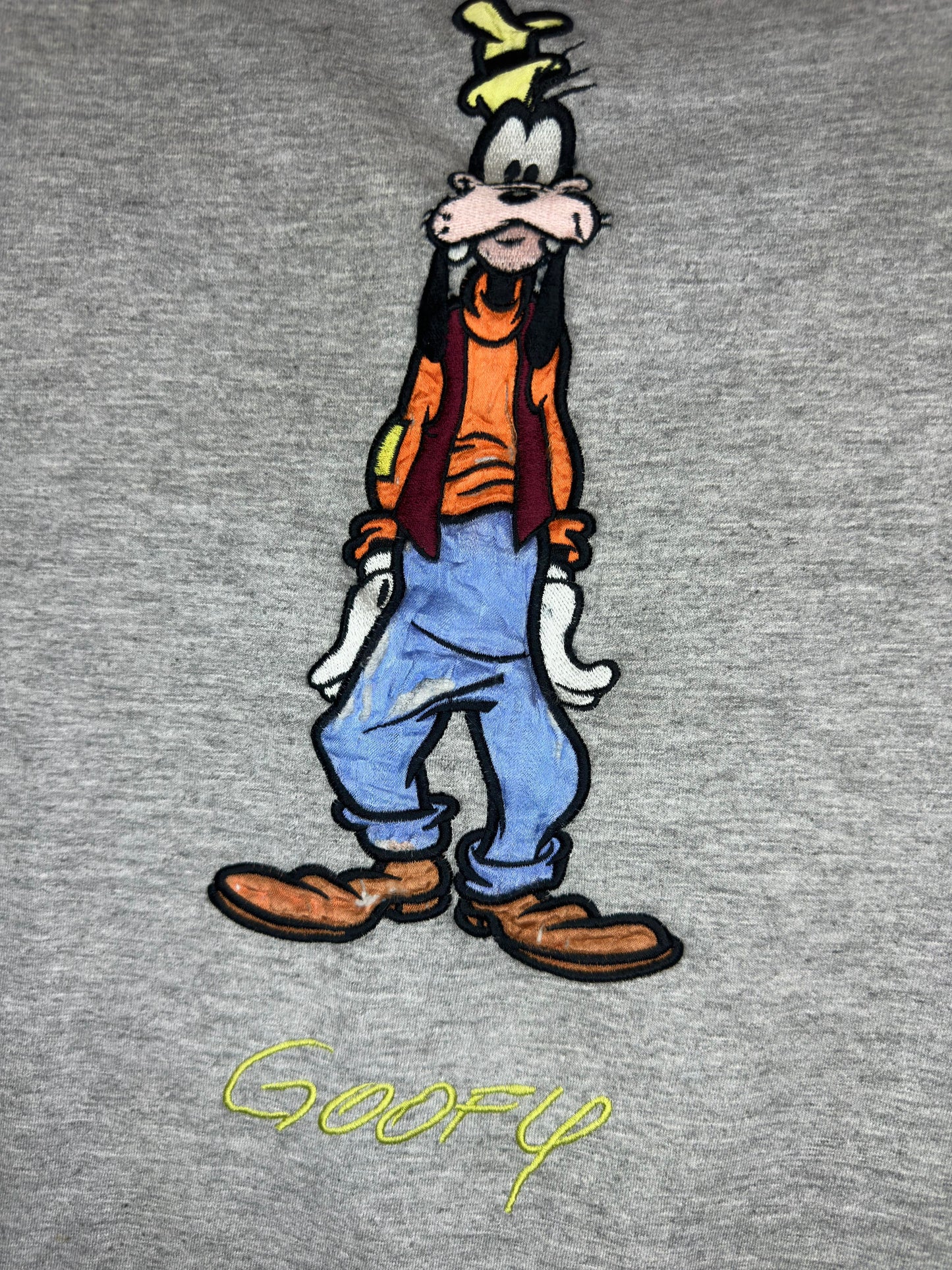 VTG x DISNEY x Mickey Inc. x GOOFY x Grey Embroidered Essential Tee - L/XL