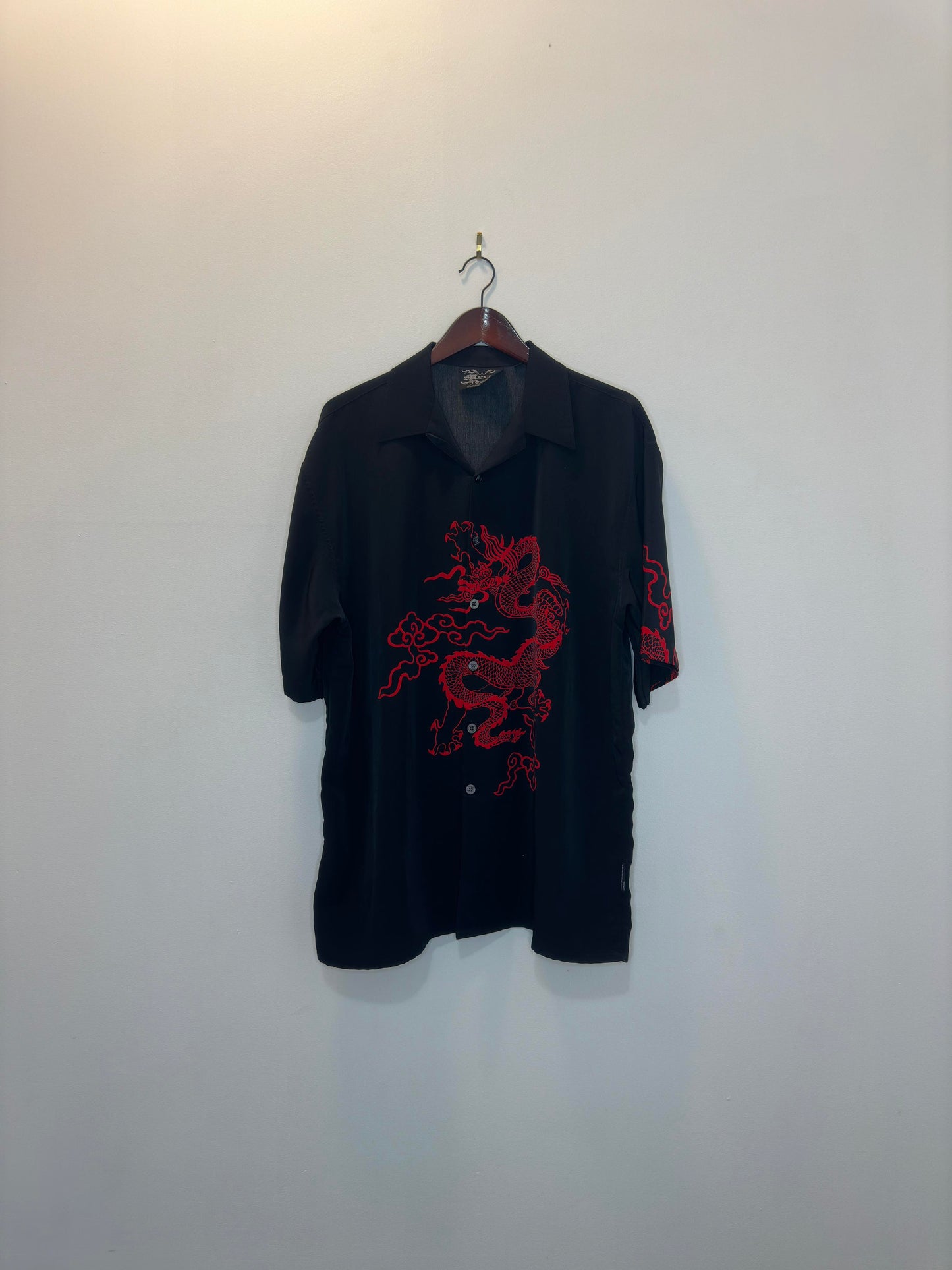 VTG x MECCA x Red Dragon AOP Pattern Black Short Sleeve Button Up - L