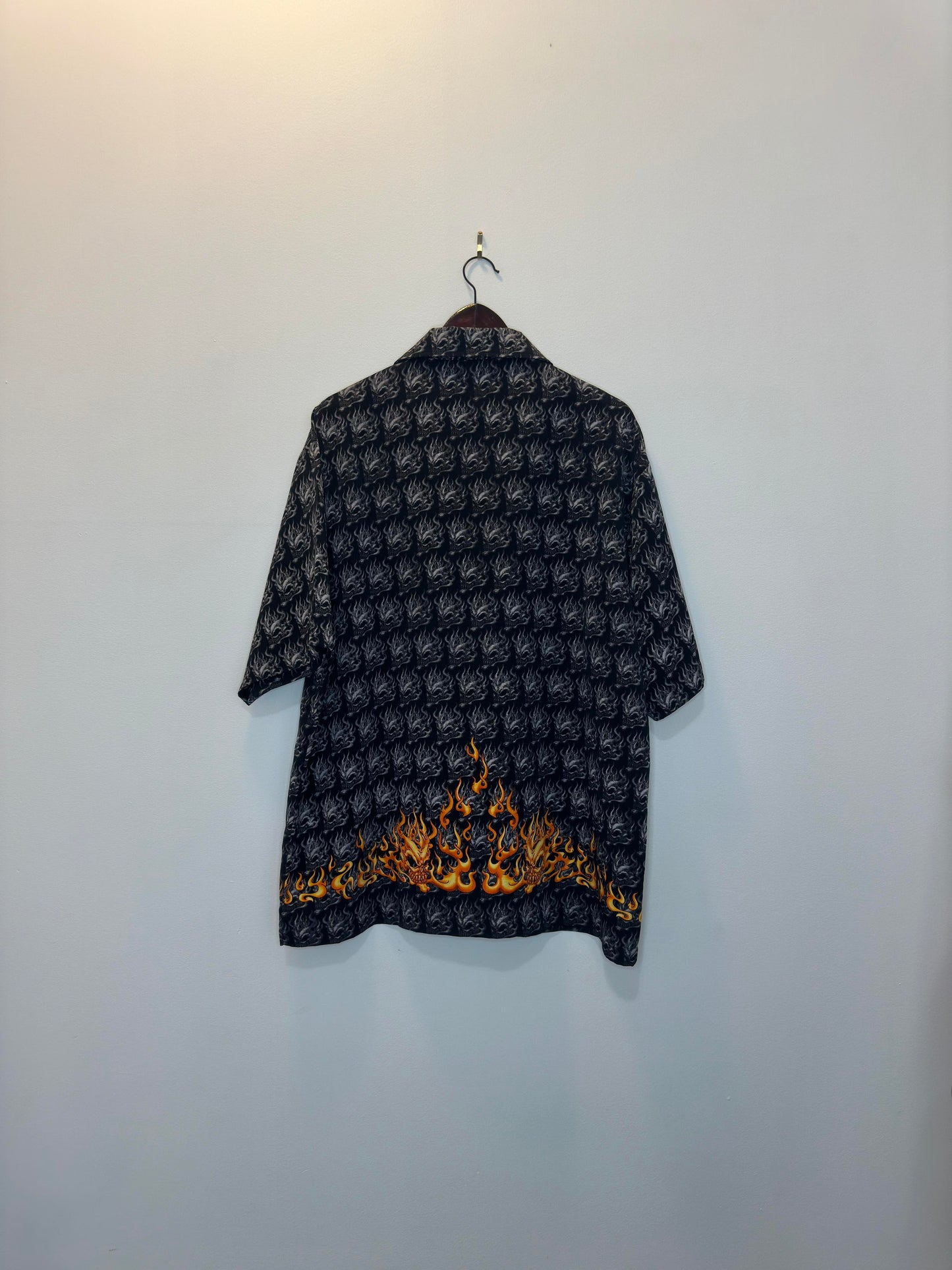 VTG x Black Flaming Skulls AOP Pattern Short Sleeve Biker Button Up - XL