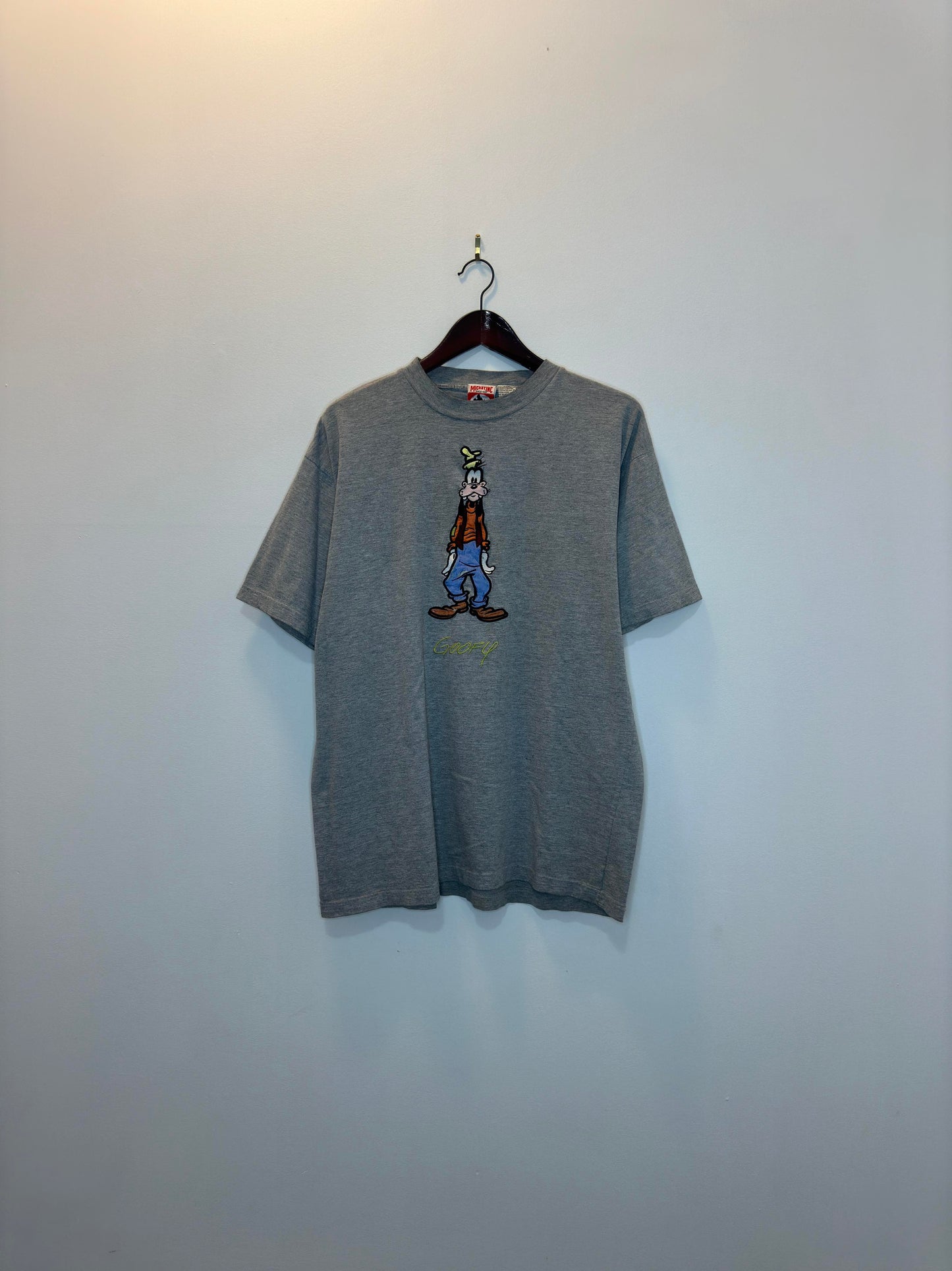 VTG x DISNEY x Mickey Inc. x GOOFY x Grey Embroidered Essential Tee - L/XL