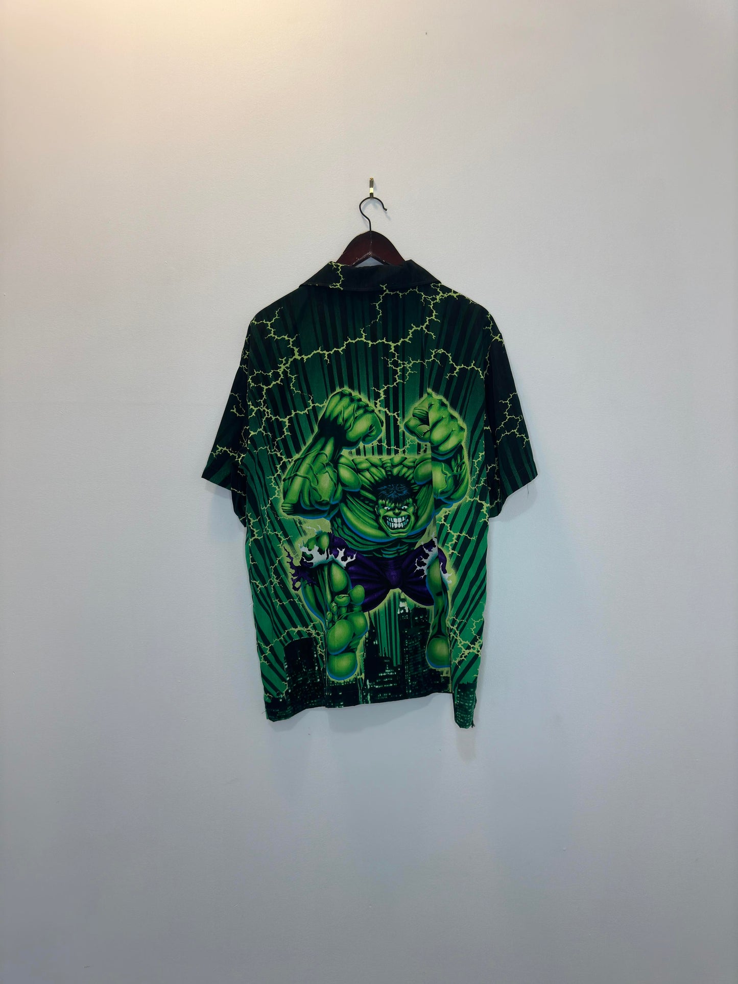 VTG x The Incredible Hulk x Marvel x The HULK AOP Pattern Short Sleeve Button Up - L