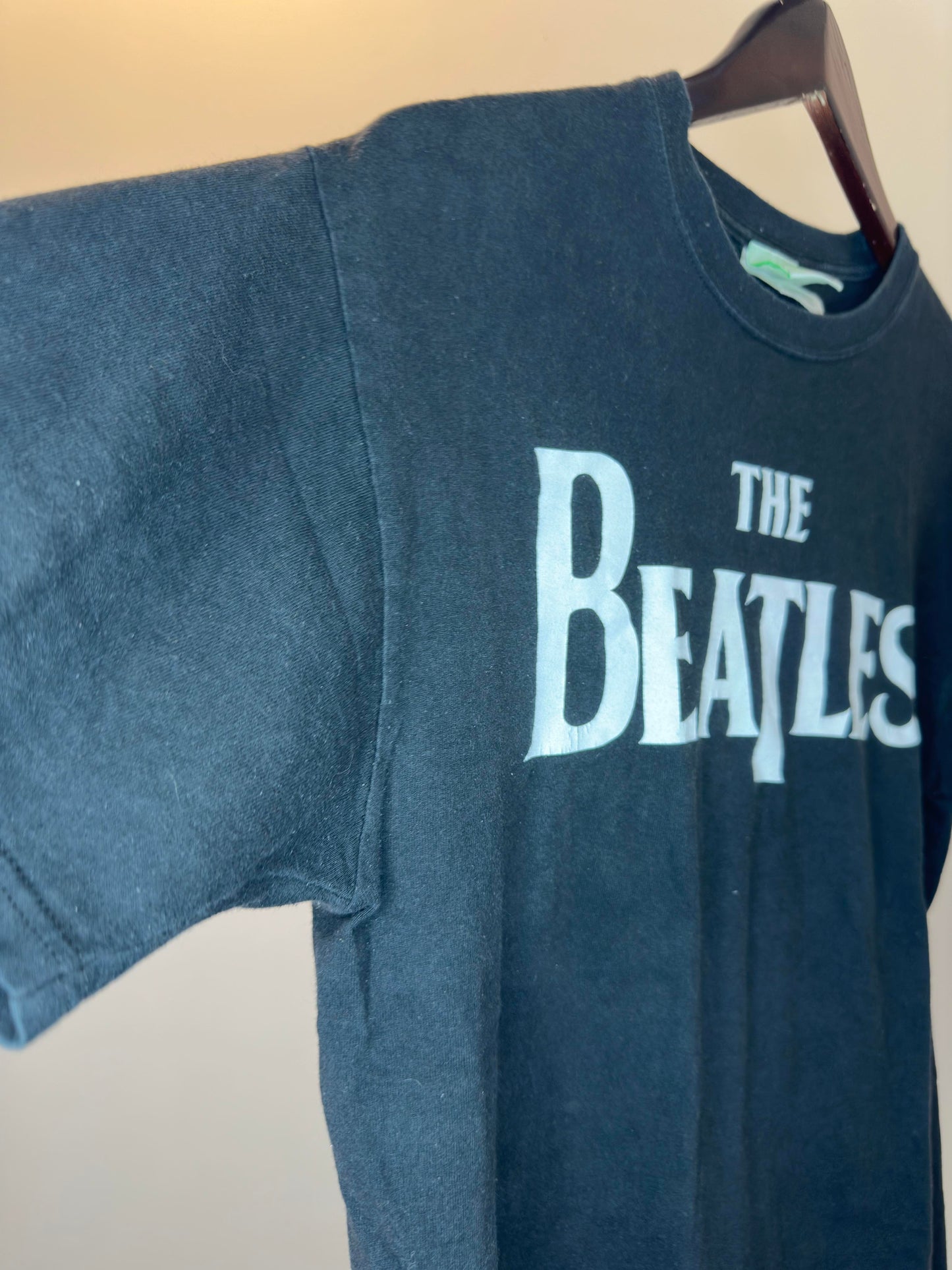 Y2K x APPLE CORP x The BEATLES x 2005 Classic Black "THE BEATLES" Graphic Tee - M