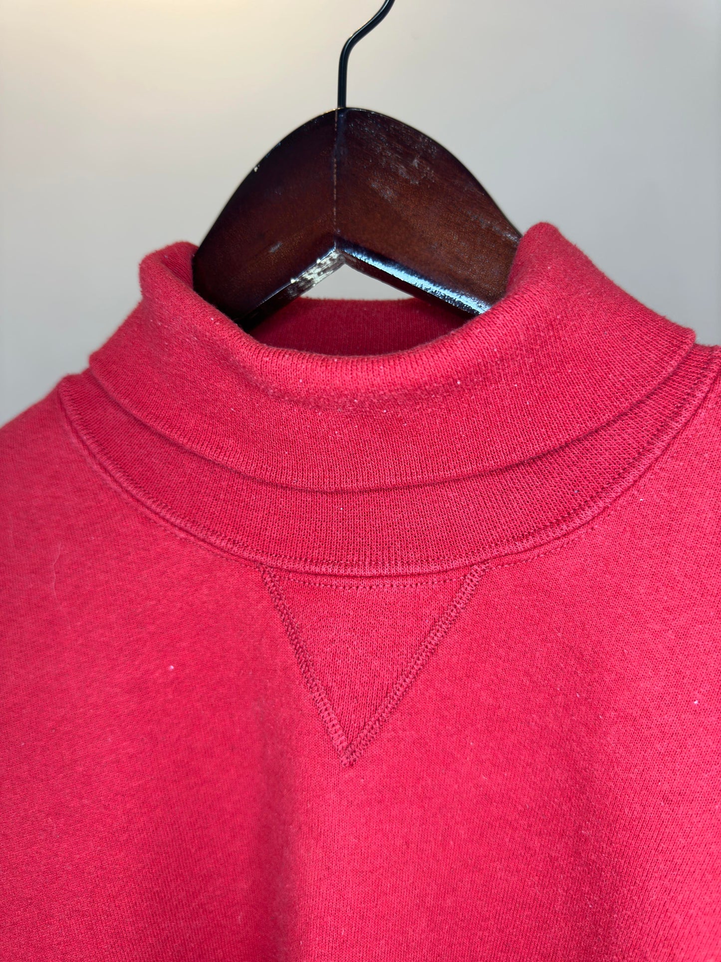 VTG x Russel Athletics x Red Essential Pullover Turtleneck Sweatshirt - L