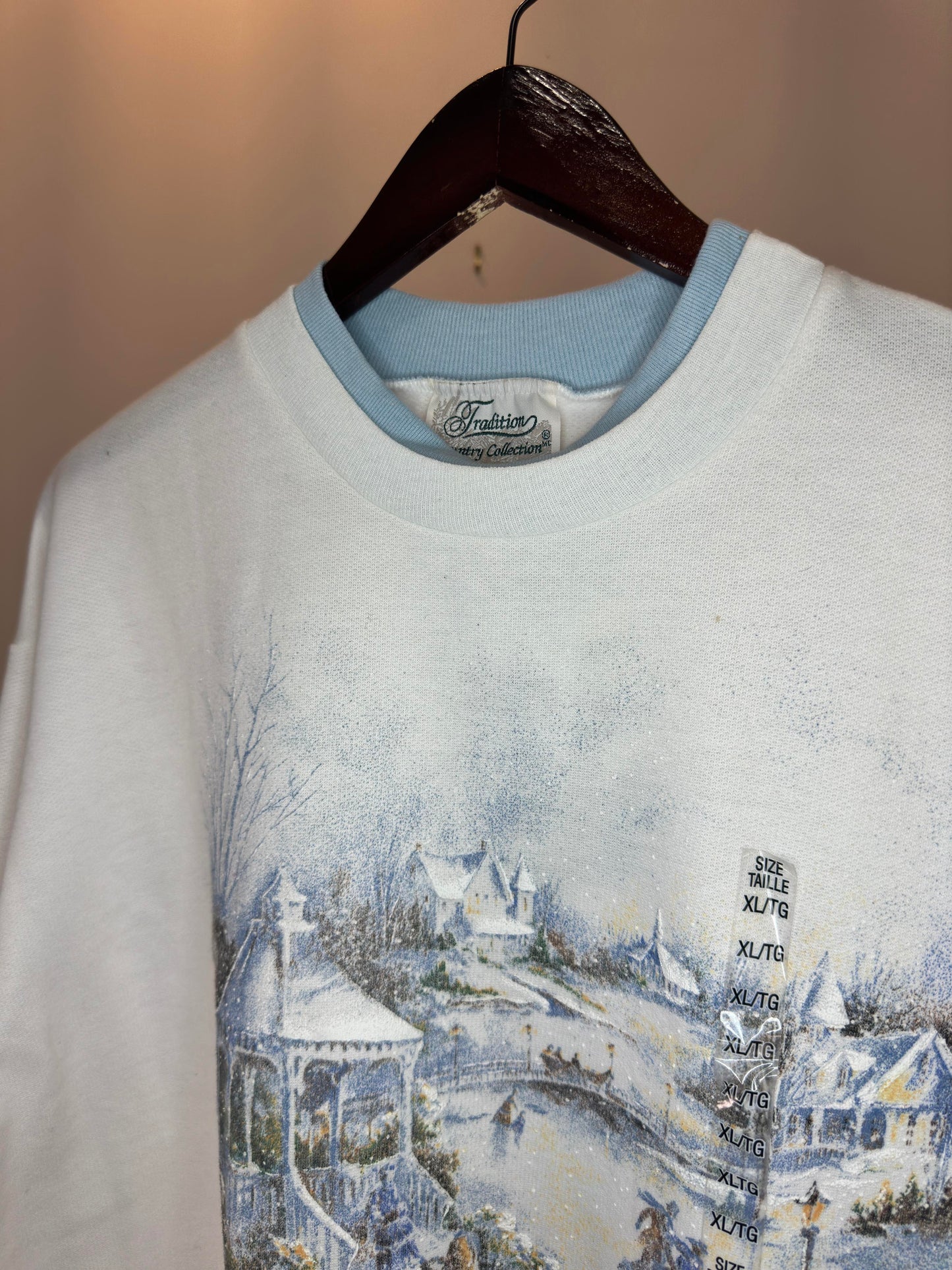 VTG x TRADITIONS x Snow Scene Graphic White Double Neck Pullover Crewneck- Women's XL