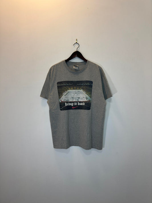 VTG x NIKE x HOCKEY x Grey "Bring it Back" Hockey Rink Grey Tag Graphic Tee - L