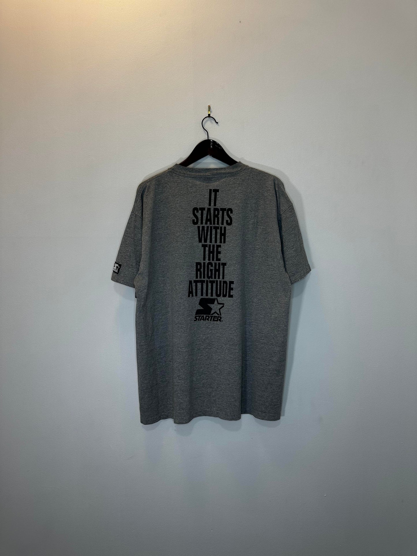 VTG x STARTER x CALGARY FLAMES x NHL x Grey Flames Hockey "It Starts with the Right Attitude" Single Stitched Graphic Tee - XL