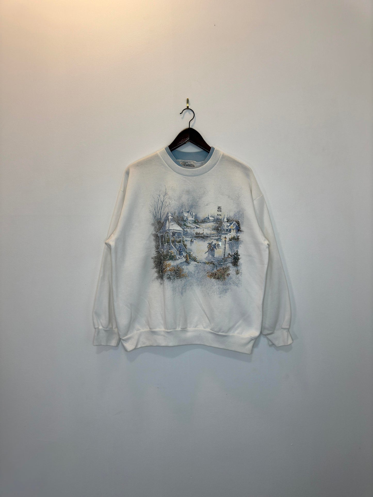 VTG x TRADITIONS x Snow Scene Graphic White Double Neck Pullover Crewneck- Women's XL