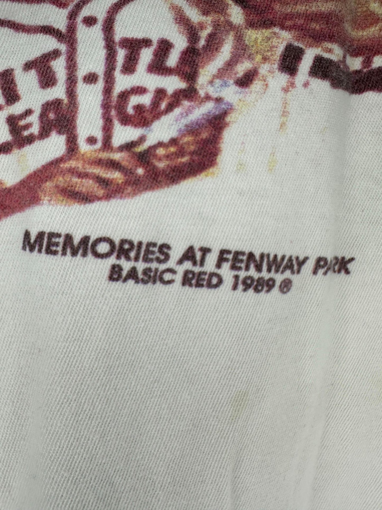 VTG x 80's x Basic Red x Fenway Park x Red Sox x White Graphic Tee - L (Faded Tag)