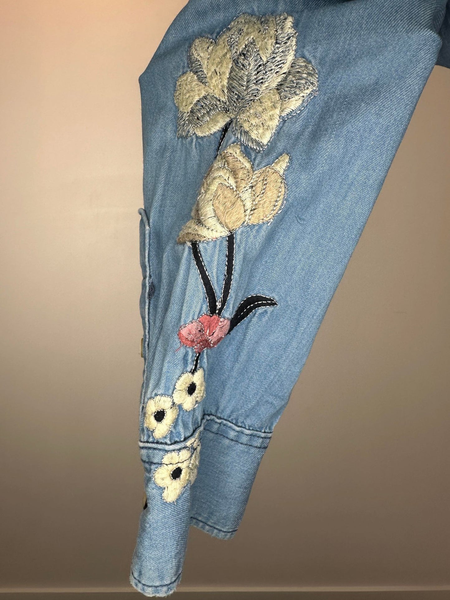 Driftwood x Flower Embroidery x Faded Denim Western Long Sleeve Button Up - L