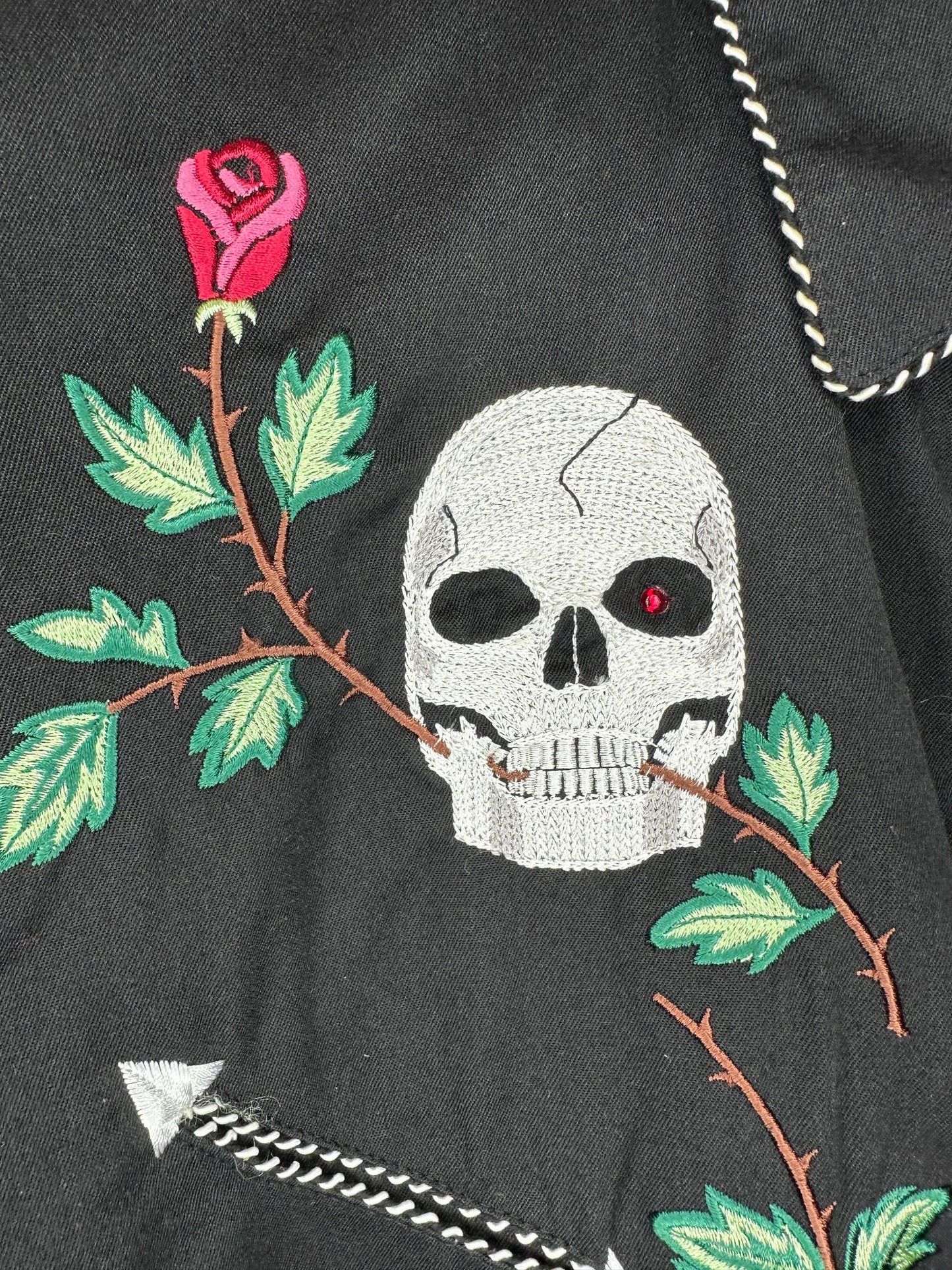 Skully x Skull & Roses Embroidery x Black Long Sleeve Western Button Up - L