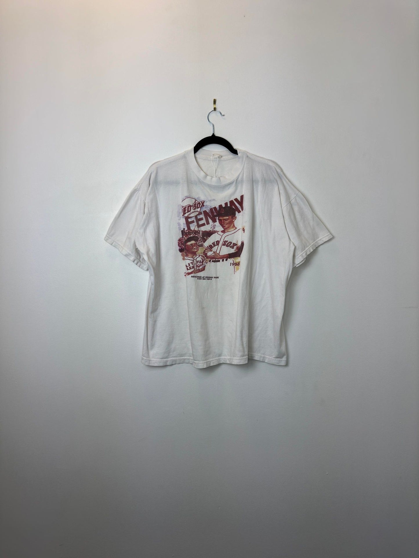 VTG x 80's x Basic Red x Fenway Park x Red Sox x White Graphic Tee - L (Faded Tag)