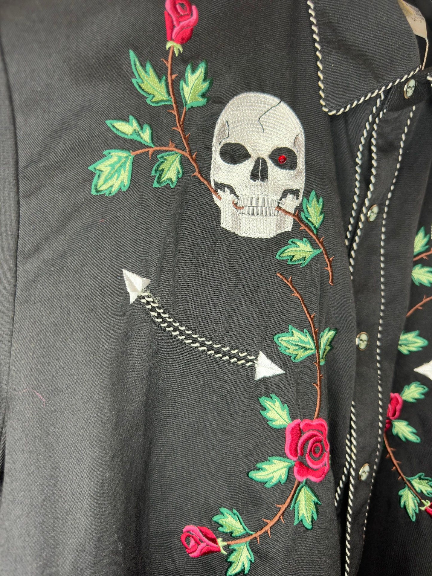 Skully x Skull & Roses Embroidery x Black Long Sleeve Western Button Up - L