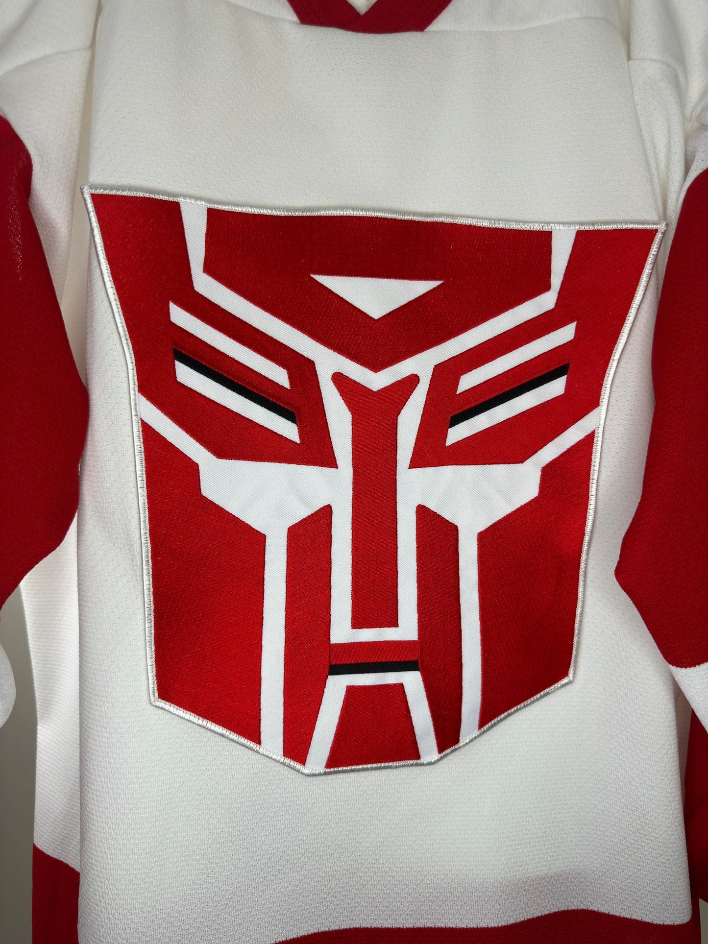 VTG x TRANSFORMERS x Athletic Knit x White Red Hockey Jersey - L