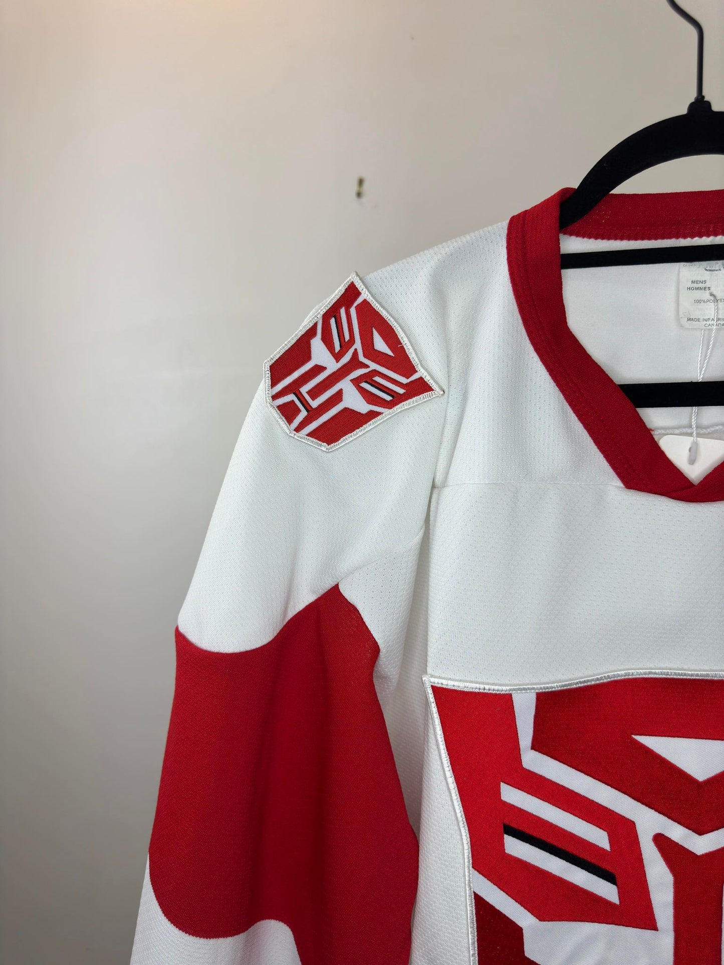 VTG x TRANSFORMERS x Athletic Knit x White Red Hockey Jersey - L