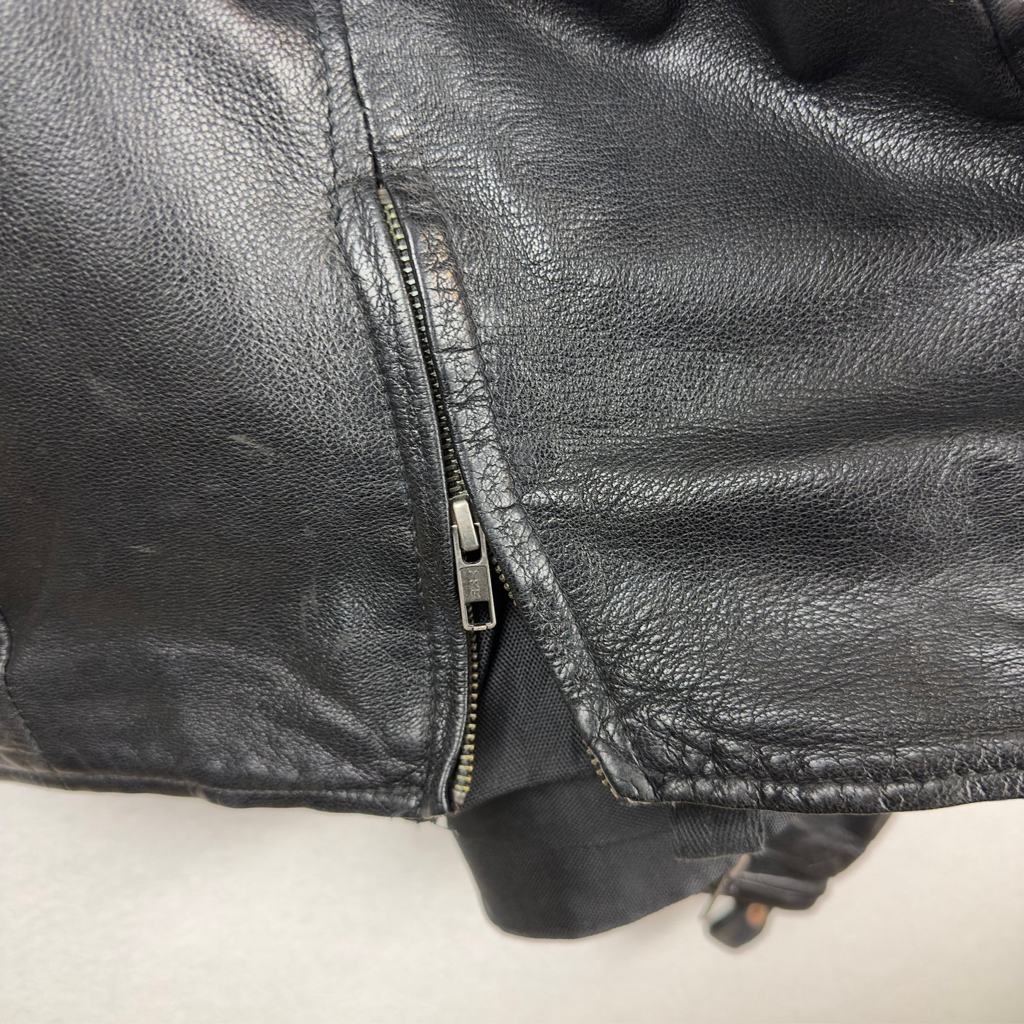 Open Road Skull Wrap Around Pattern Genuine Leather Biker Jacket