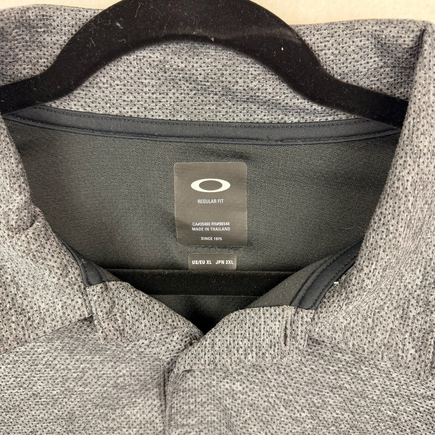 Modern Oakley Regular Fit Center Logo Grey Polo Shirt