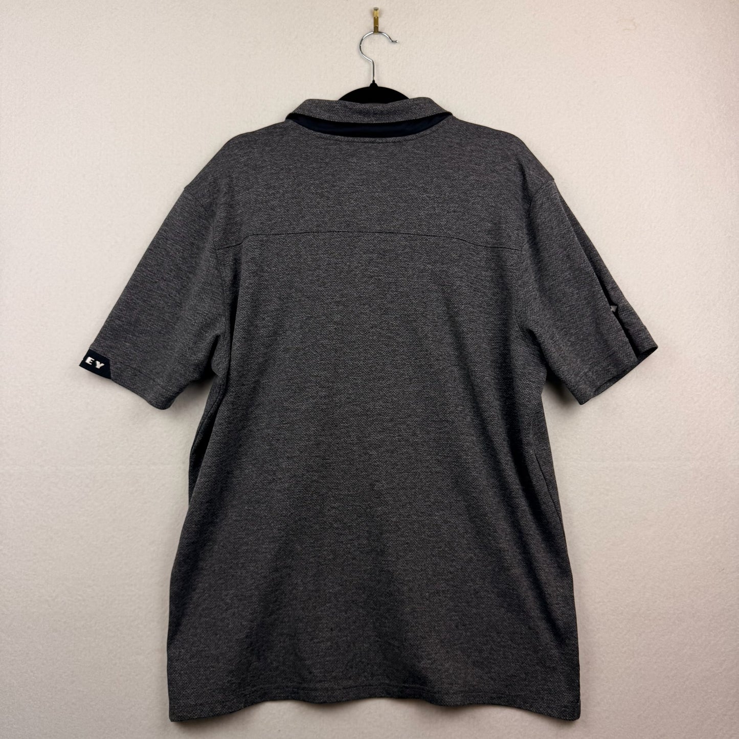 Modern Oakley Regular Fit Center Logo Grey Polo Shirt