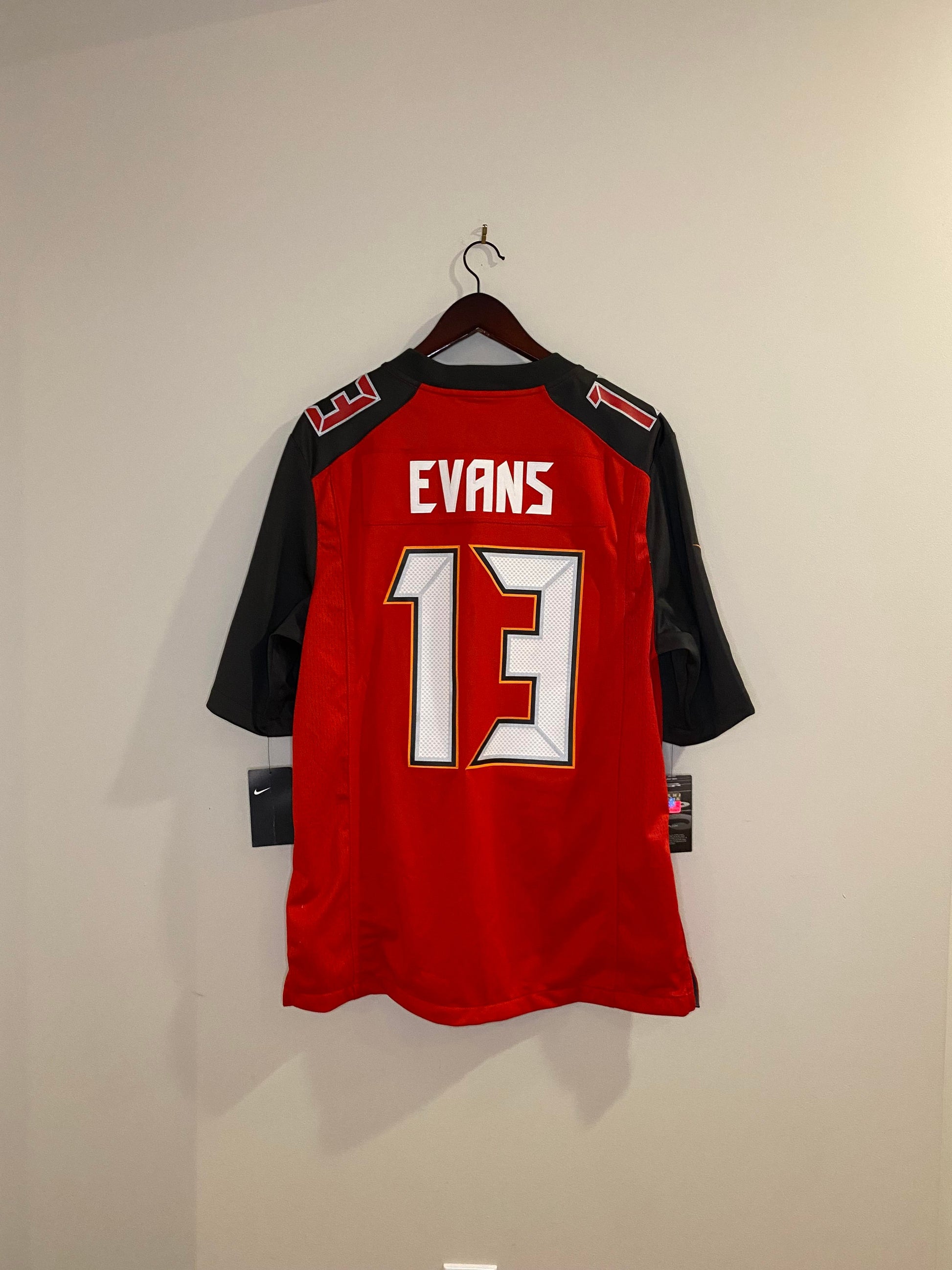 Mike Evans Jerseys, Mike Evans Shirt, Mike Evans Gear & Merchandise